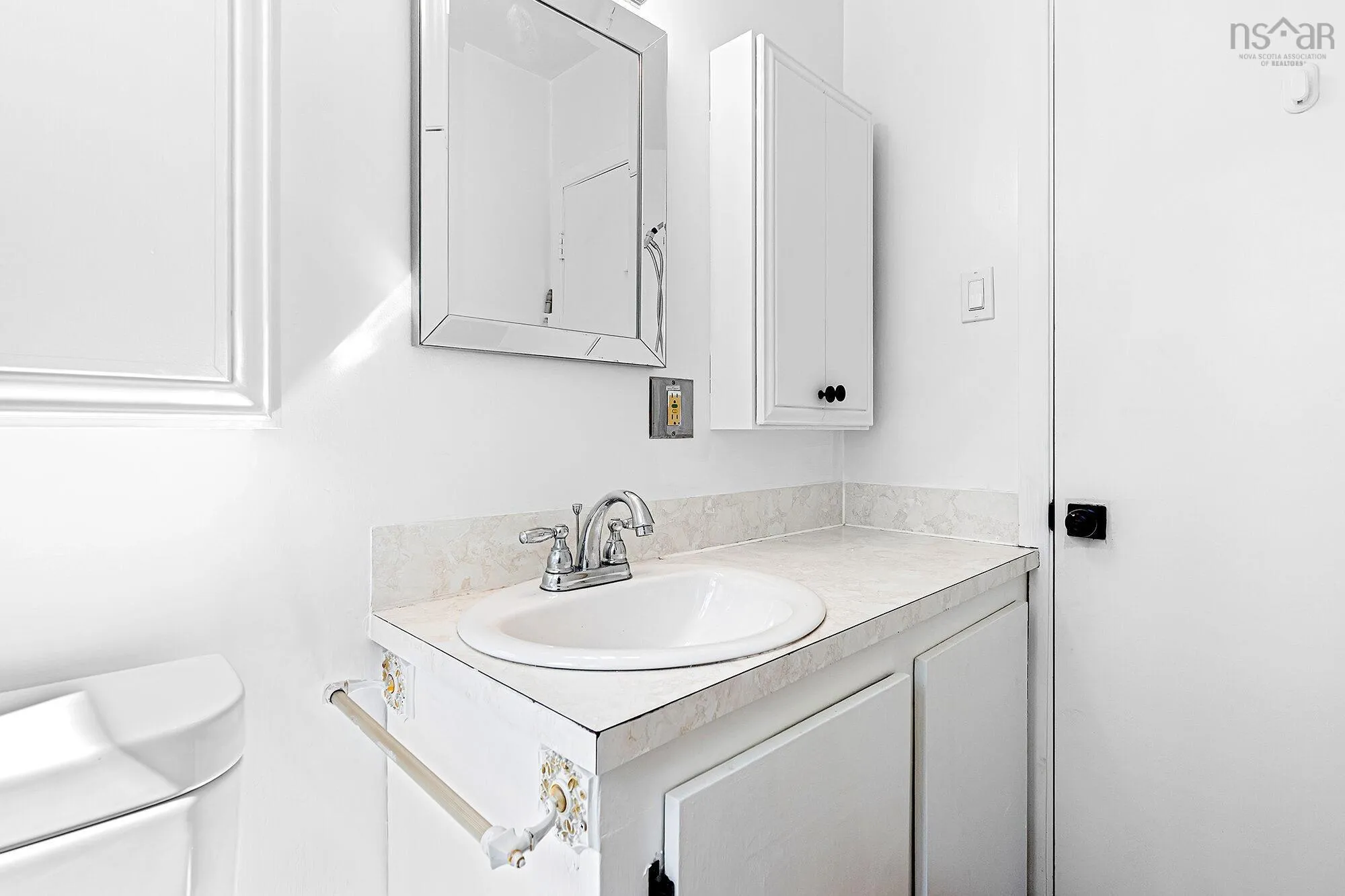 220 Melrose Avenue, Halifax, NS B3N 2E7, 4 Bedrooms Bedrooms, ,2 BathroomsBathrooms,Residential,For Sale,Melrose,202520520