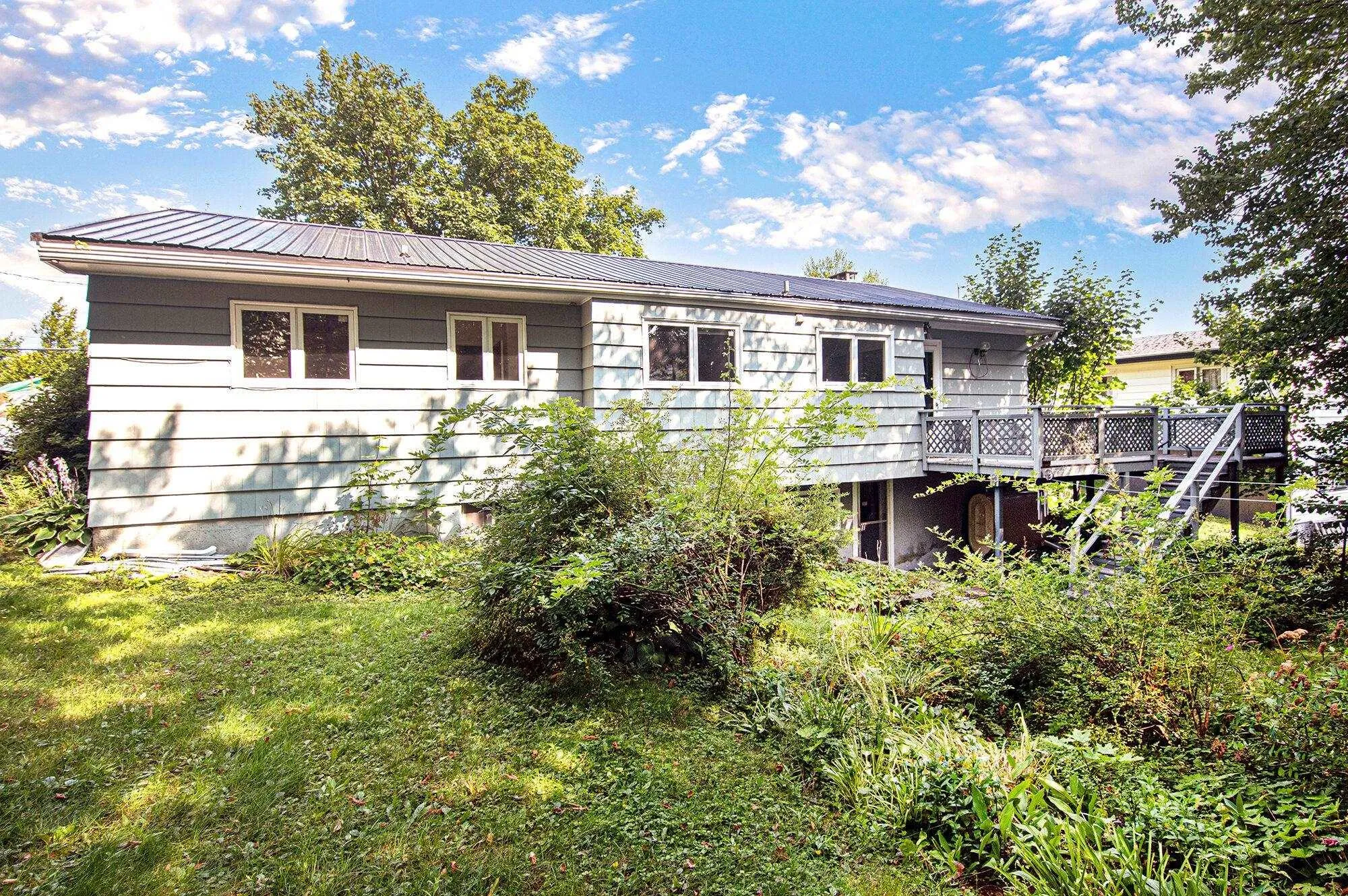 220 Melrose Avenue, Halifax, NS B3N 2E7, 4 Bedrooms Bedrooms, ,2 BathroomsBathrooms,Residential,For Sale,Melrose,202520520