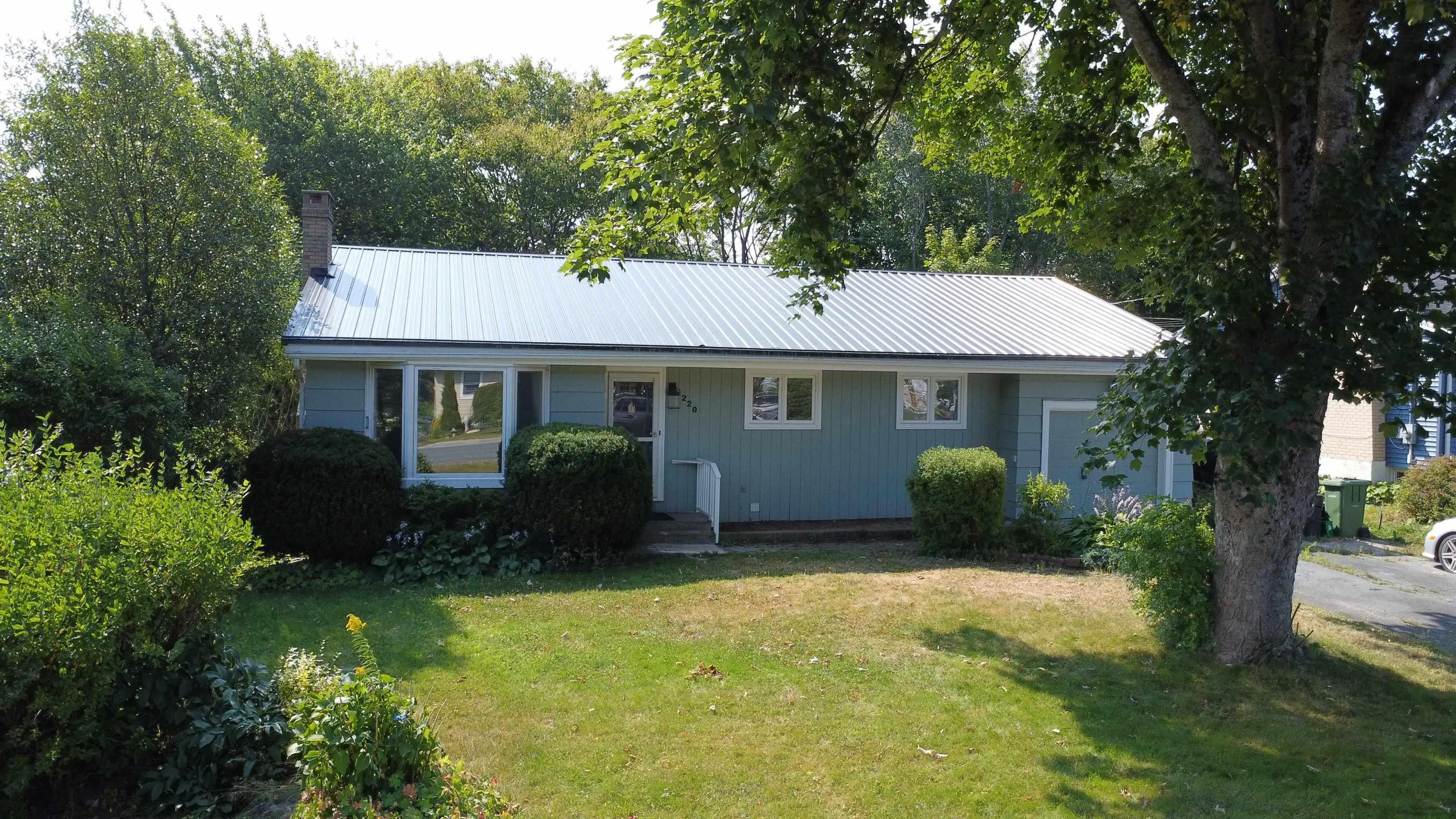 220 Melrose Avenue, Halifax, NS B3N 2E7, 4 Bedrooms Bedrooms, ,2 BathroomsBathrooms,Residential,For Sale,Melrose,202520520