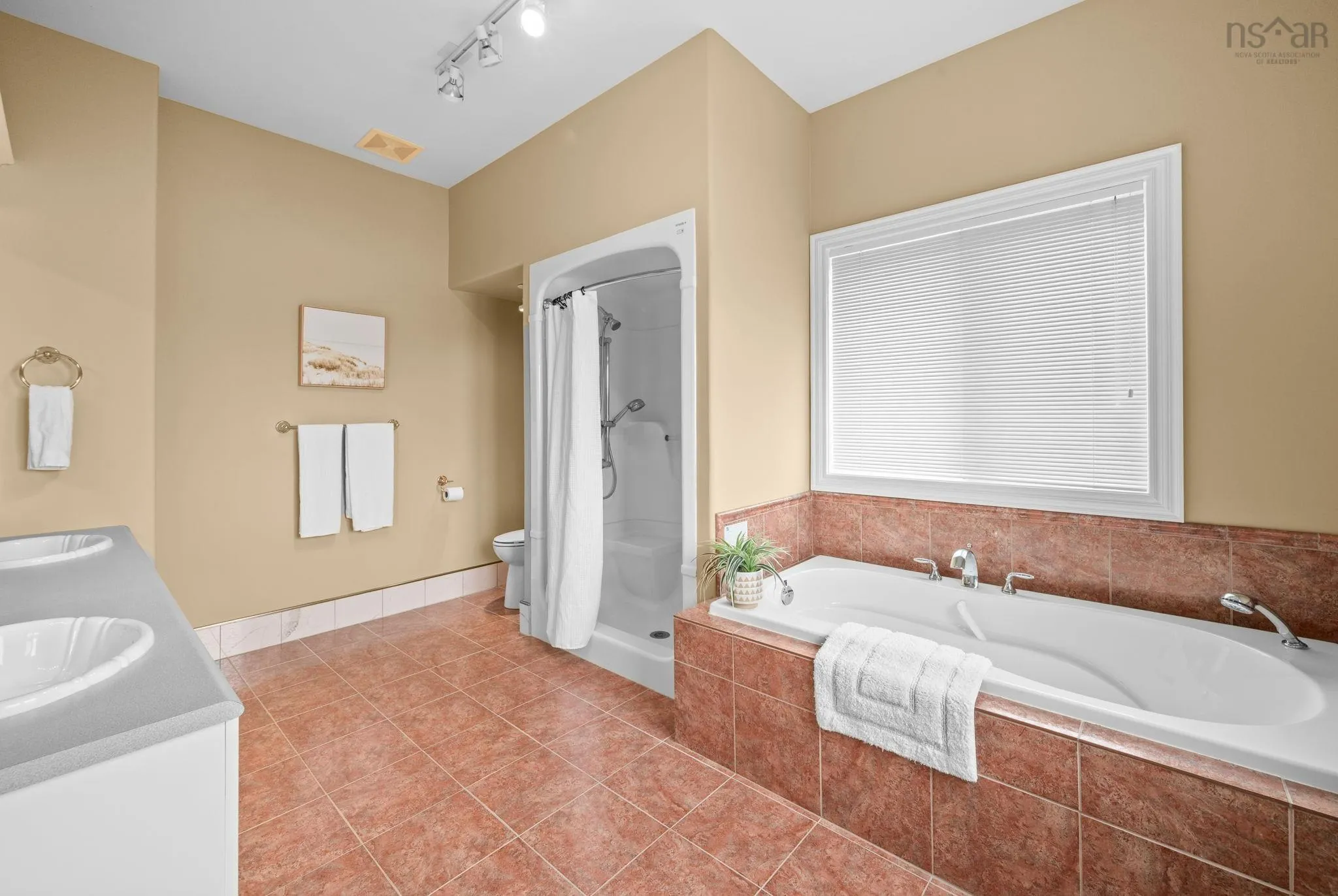 38 Lennox Road, Black Point, NS B0J 1T0, 4 Bedrooms Bedrooms, ,5 BathroomsBathrooms,Residential,For Sale,Lennox,202525543