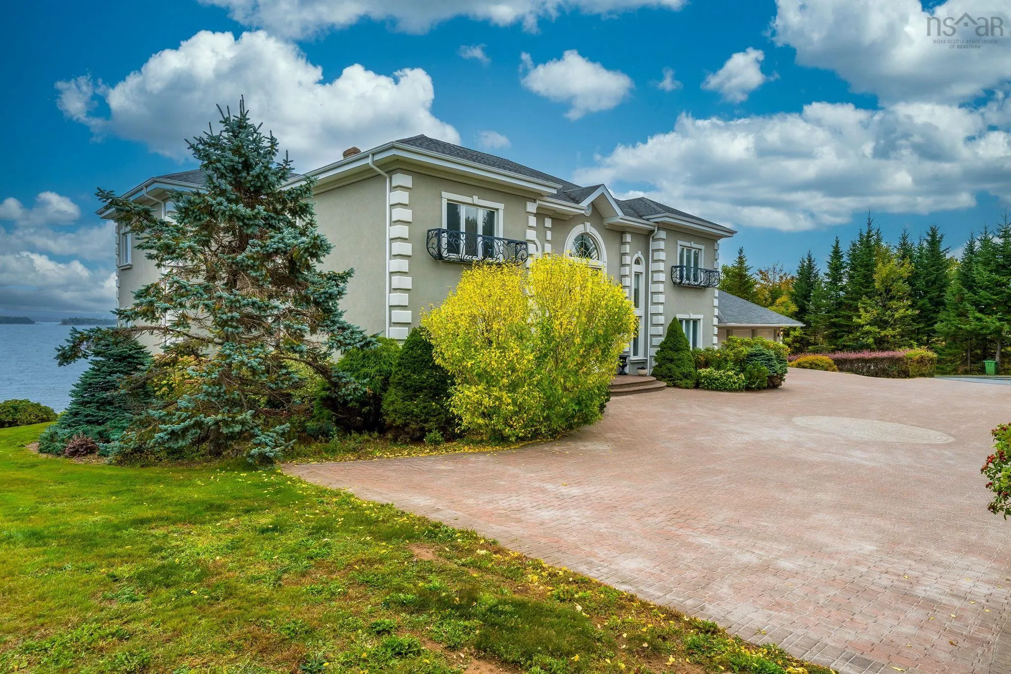 38 Lennox Road, Black Point, NS B0J 1T0, 4 Bedrooms Bedrooms, ,5 BathroomsBathrooms,Residential,For Sale,Lennox,202525543
