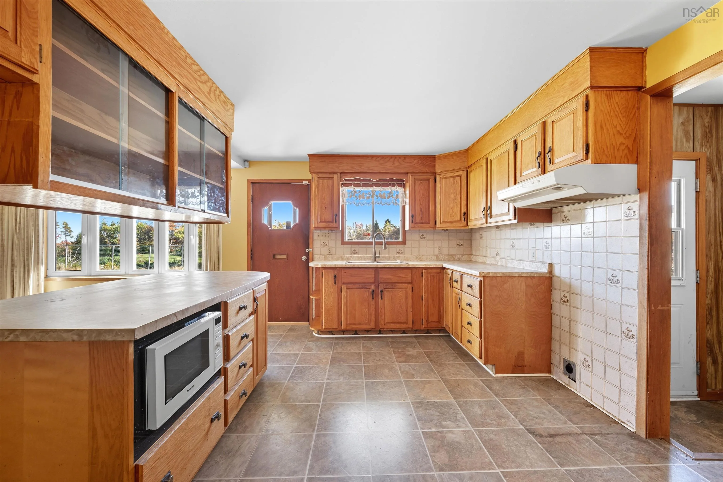 125 School Avenue, Fairview, NS B3N 2E1, 3 Bedrooms Bedrooms, ,2 BathroomsBathrooms,Residential,For Sale,School,202524900