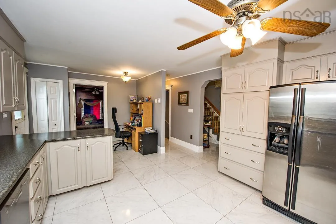 2 Lakeshire Crescent, Colby Ns B2v 2p3, 5 Bedrooms Bedrooms, ,4 BathroomsBathrooms,Residential,For Sale,Lakeshire,202508291