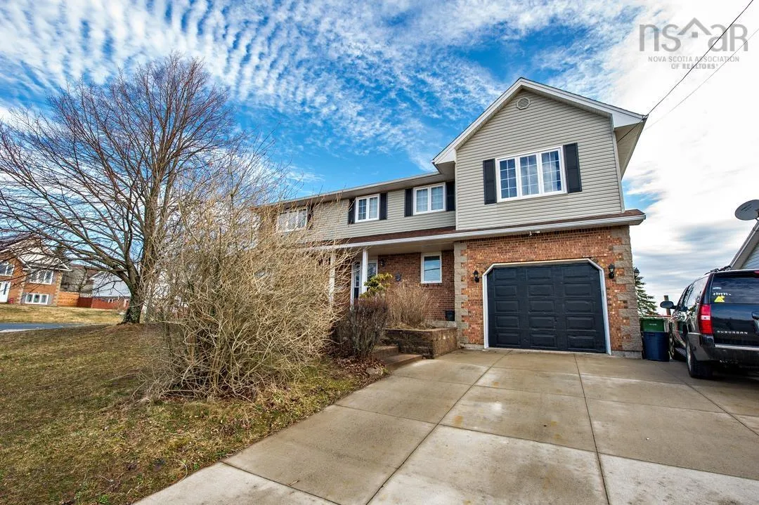 2 Lakeshire Crescent, Colby Ns B2v 2p3, 5 Bedrooms Bedrooms, ,4 BathroomsBathrooms,Residential,For Sale,Lakeshire,202508291
