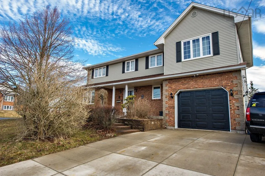 2 Lakeshire Crescent, Colby Ns B2v 2p3, 5 Bedrooms Bedrooms, ,4 BathroomsBathrooms,Residential,For Sale,Lakeshire,202508291