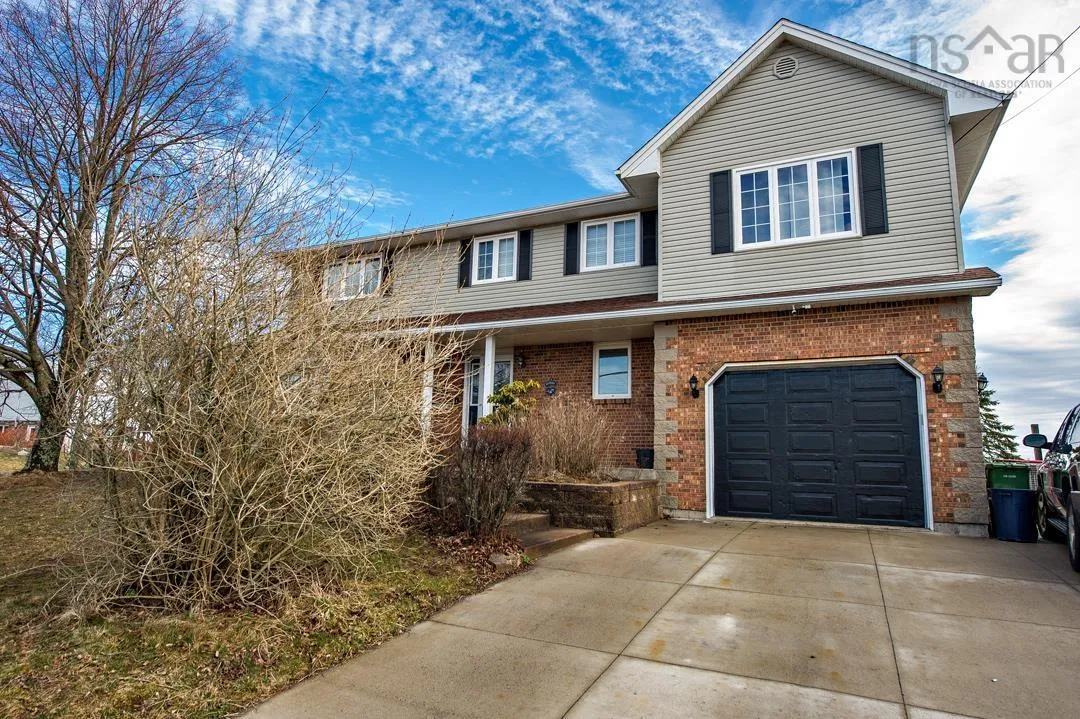 2 Lakeshire Crescent, Colby Ns B2v 2p3, 5 Bedrooms Bedrooms, ,4 BathroomsBathrooms,Residential,For Sale,Lakeshire,202508291