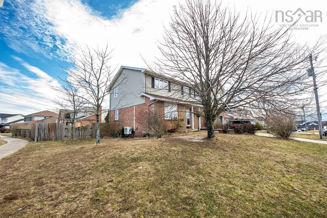 2 Lakeshire Crescent, Colby Ns B2v 2p3, 5 Bedrooms Bedrooms, ,4 BathroomsBathrooms,Residential,For Sale,Lakeshire,202508291