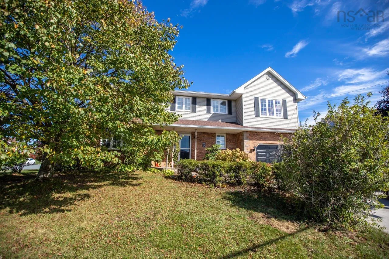 2 Lakeshire Crescent, Colby Ns B2v 2p3, 5 Bedrooms Bedrooms, ,4 BathroomsBathrooms,Residential,For Sale,Lakeshire,202508291