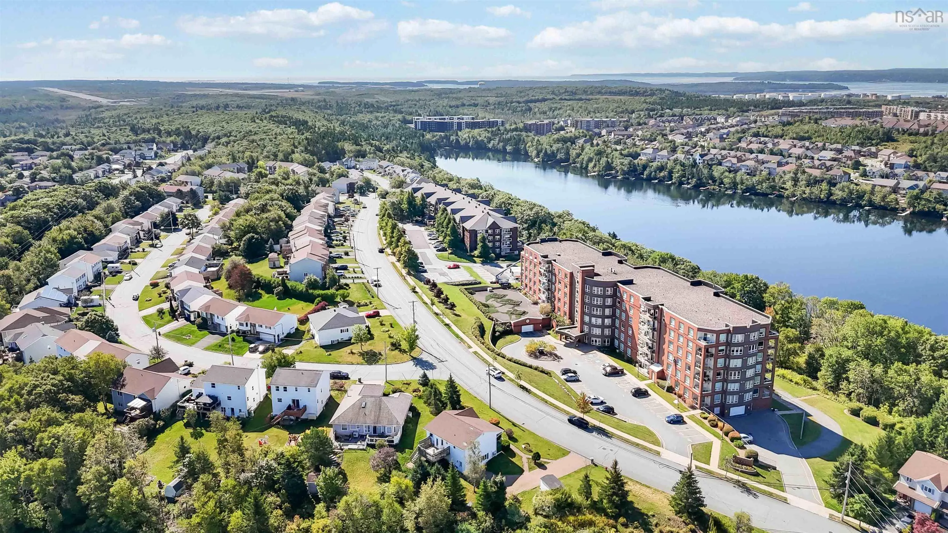 74 Russell Lake Drive, Dartmouth, NS B2W 6E7, 3 Bedrooms Bedrooms, ,3 BathroomsBathrooms,Residential,For Sale,Russell Lake,202522886