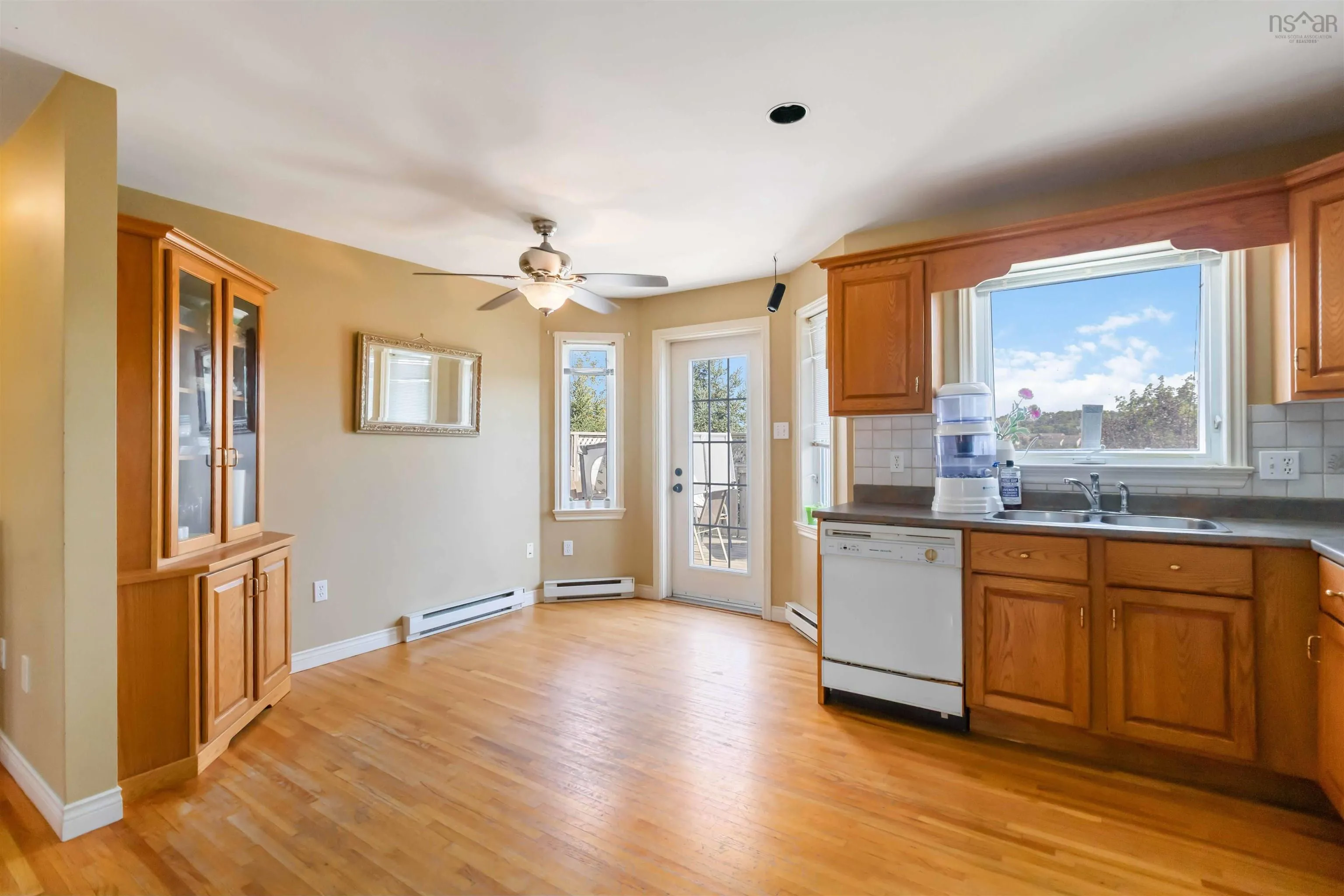 74 Russell Lake Drive, Dartmouth, NS B2W 6E7, 3 Bedrooms Bedrooms, ,3 BathroomsBathrooms,Residential,For Sale,Russell Lake,202522886