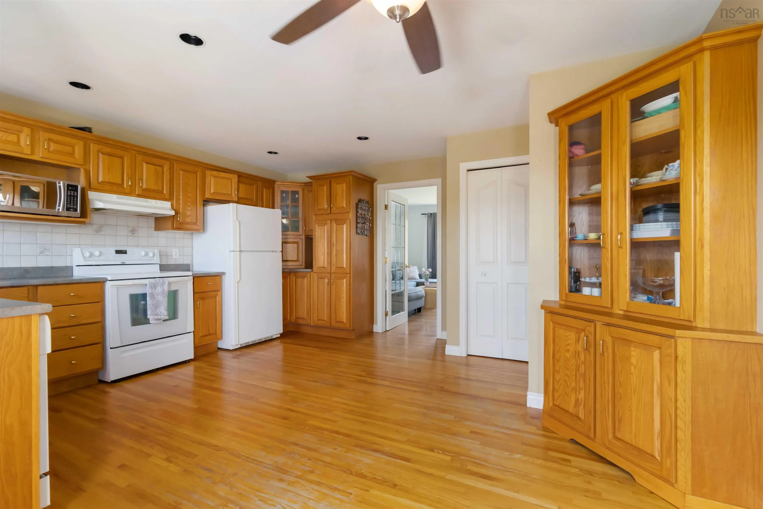 74 Russell Lake Drive, Dartmouth, NS B2W 6E7, 3 Bedrooms Bedrooms, ,3 BathroomsBathrooms,Residential,For Sale,Russell Lake,202522886