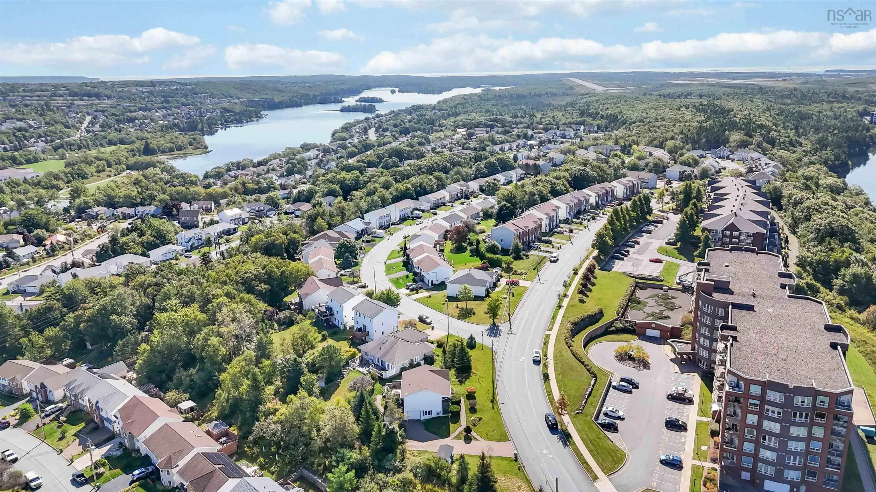 74 Russell Lake Drive, Dartmouth, NS B2W 6E7, 3 Bedrooms Bedrooms, ,3 BathroomsBathrooms,Residential,For Sale,Russell Lake,202522886