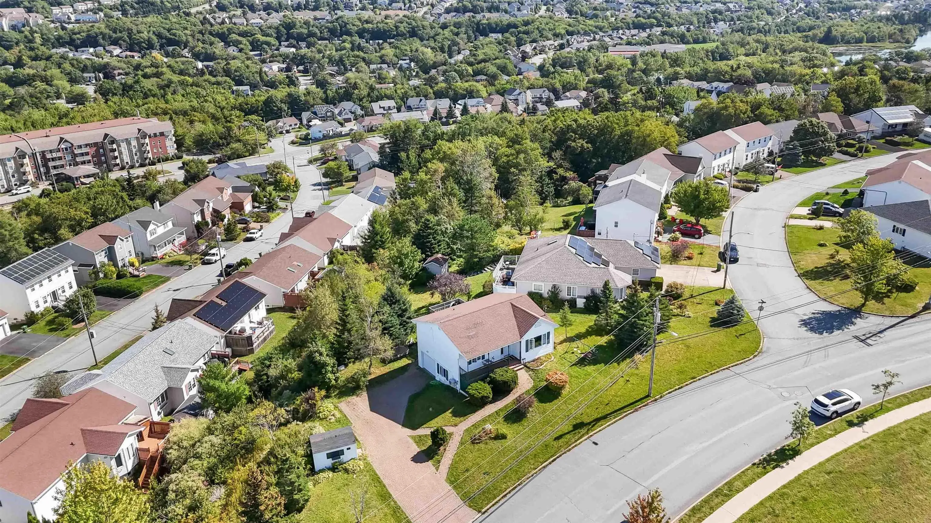 74 Russell Lake Drive, Dartmouth, NS B2W 6E7, 3 Bedrooms Bedrooms, ,3 BathroomsBathrooms,Residential,For Sale,Russell Lake,202522886