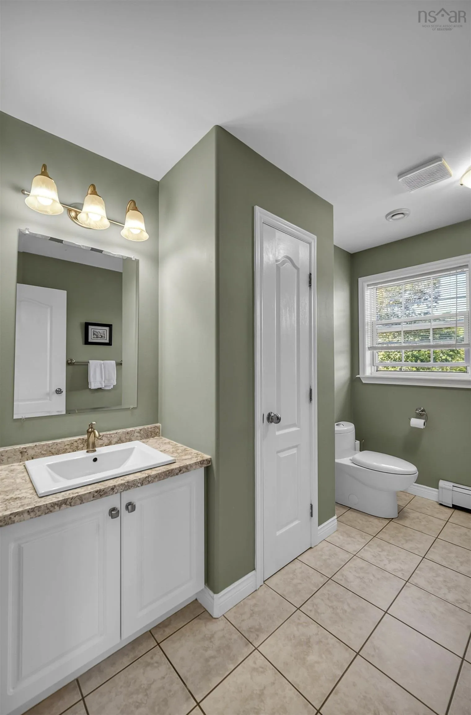 54 Oceanview Drive, Bedford, NS B4A 4C4, 3 Bedrooms Bedrooms, ,3 BathroomsBathrooms,Residential,For Sale,Oceanview,202523932