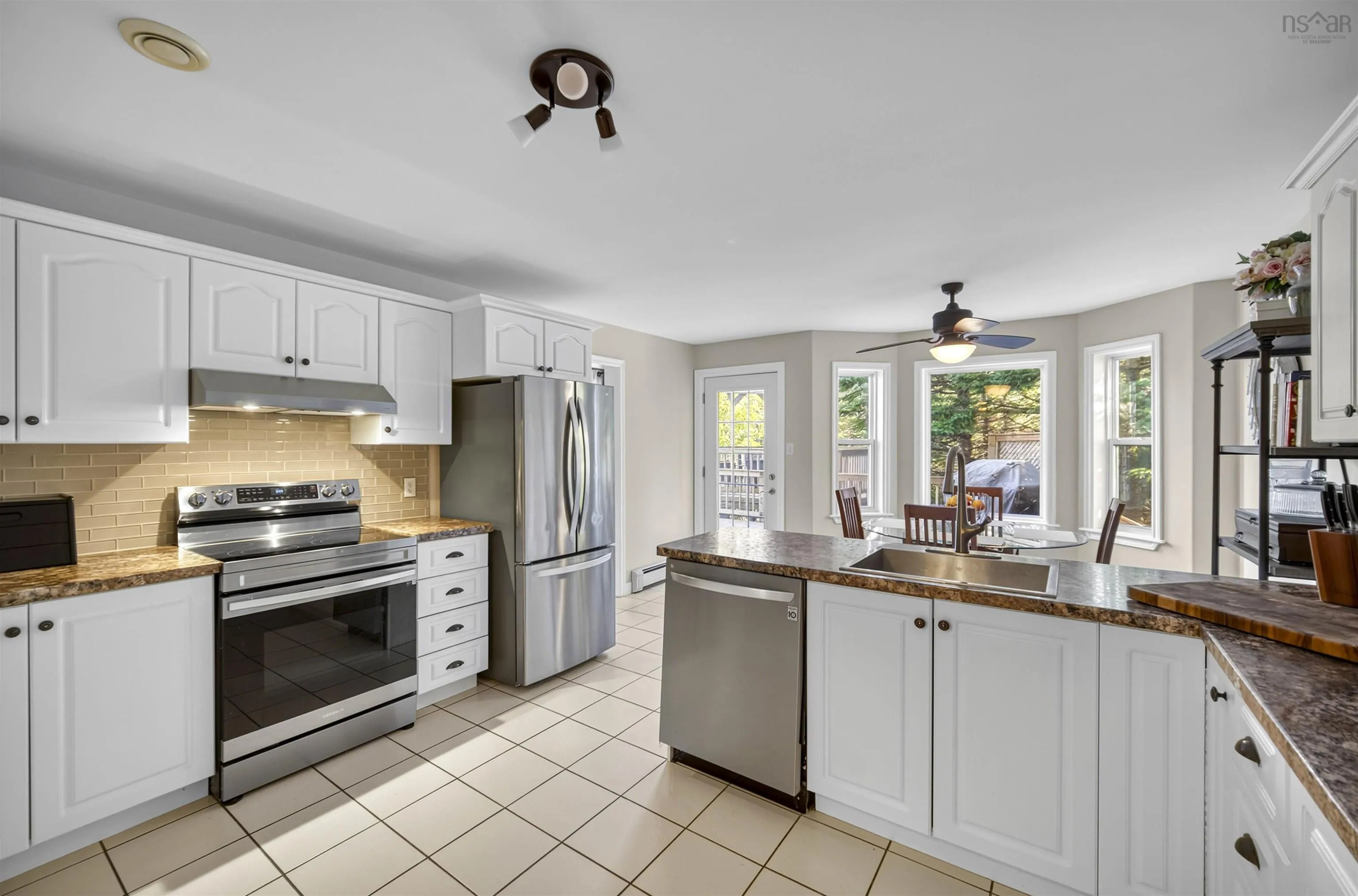 54 Oceanview Drive, Bedford, NS B4A 4C4, 3 Bedrooms Bedrooms, ,3 BathroomsBathrooms,Residential,For Sale,Oceanview,202523932