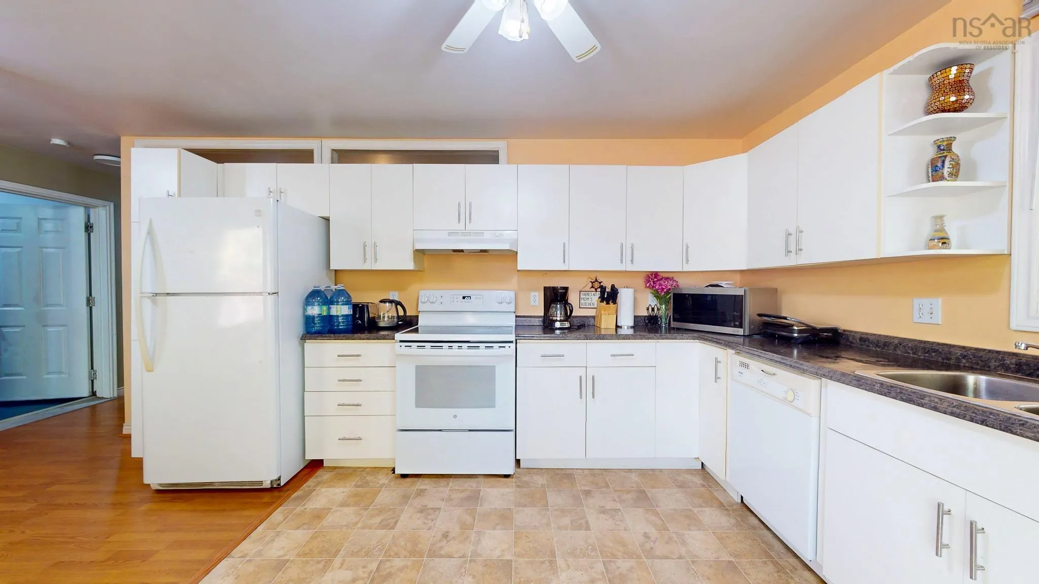 2 Riverview Avenue, Wolfville, NS B4P 2B5, 3 Bedrooms Bedrooms, ,2 BathroomsBathrooms,Residential,For Sale,Riverview,202525630