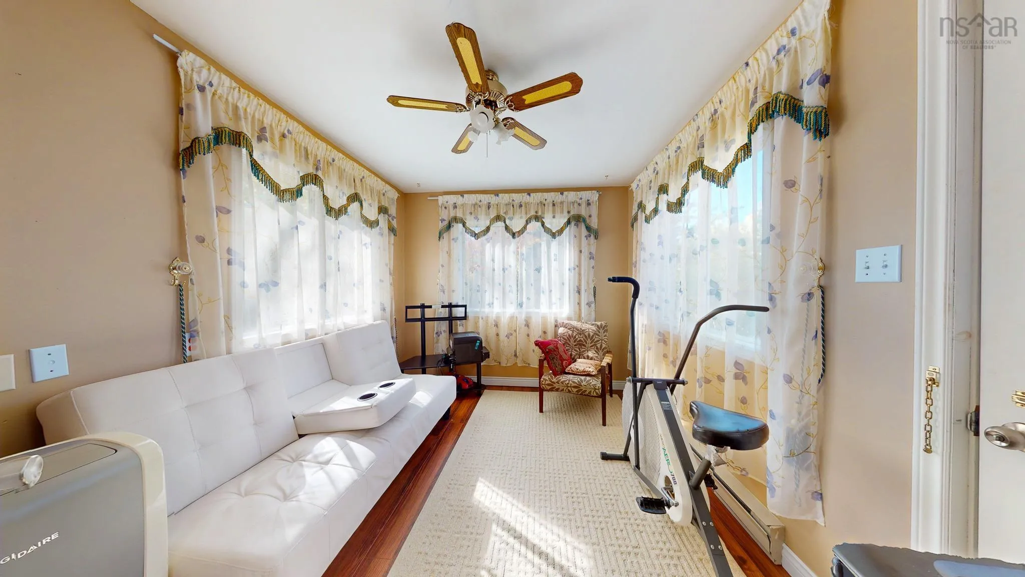 2 Riverview Avenue, Wolfville, NS B4P 2B5, 3 Bedrooms Bedrooms, ,2 BathroomsBathrooms,Residential,For Sale,Riverview,202525630