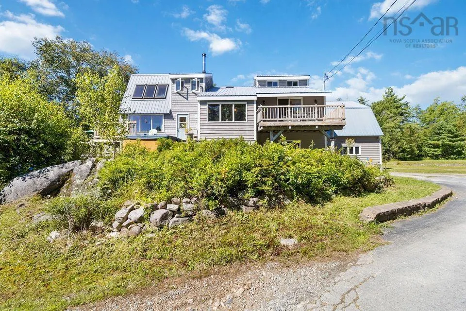 187 Hartz Point Road Road, Shelburne Ns B0t 1w0, 4 Bedrooms Bedrooms, ,2 BathroomsBathrooms,Residential,For Sale,Hartz Point Road,202504929