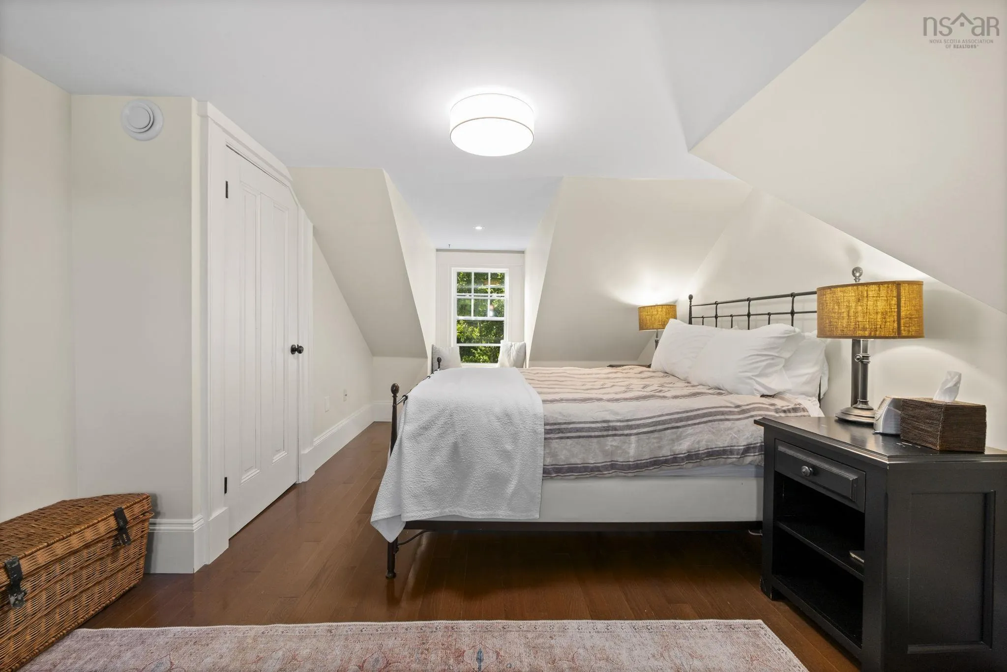 190 Main Street, Berwick, NS B0P 1E0, 4 Bedrooms Bedrooms, ,3 BathroomsBathrooms,Residential,For Sale,Main,202519583