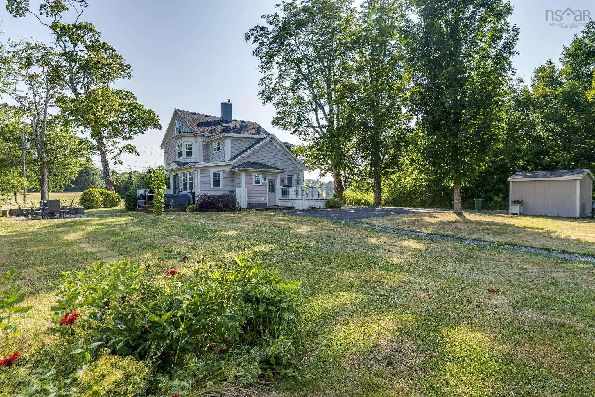 190 Main Street, Berwick, NS B0P 1E0, 4 Bedrooms Bedrooms, ,3 BathroomsBathrooms,Residential,For Sale,Main,202519583