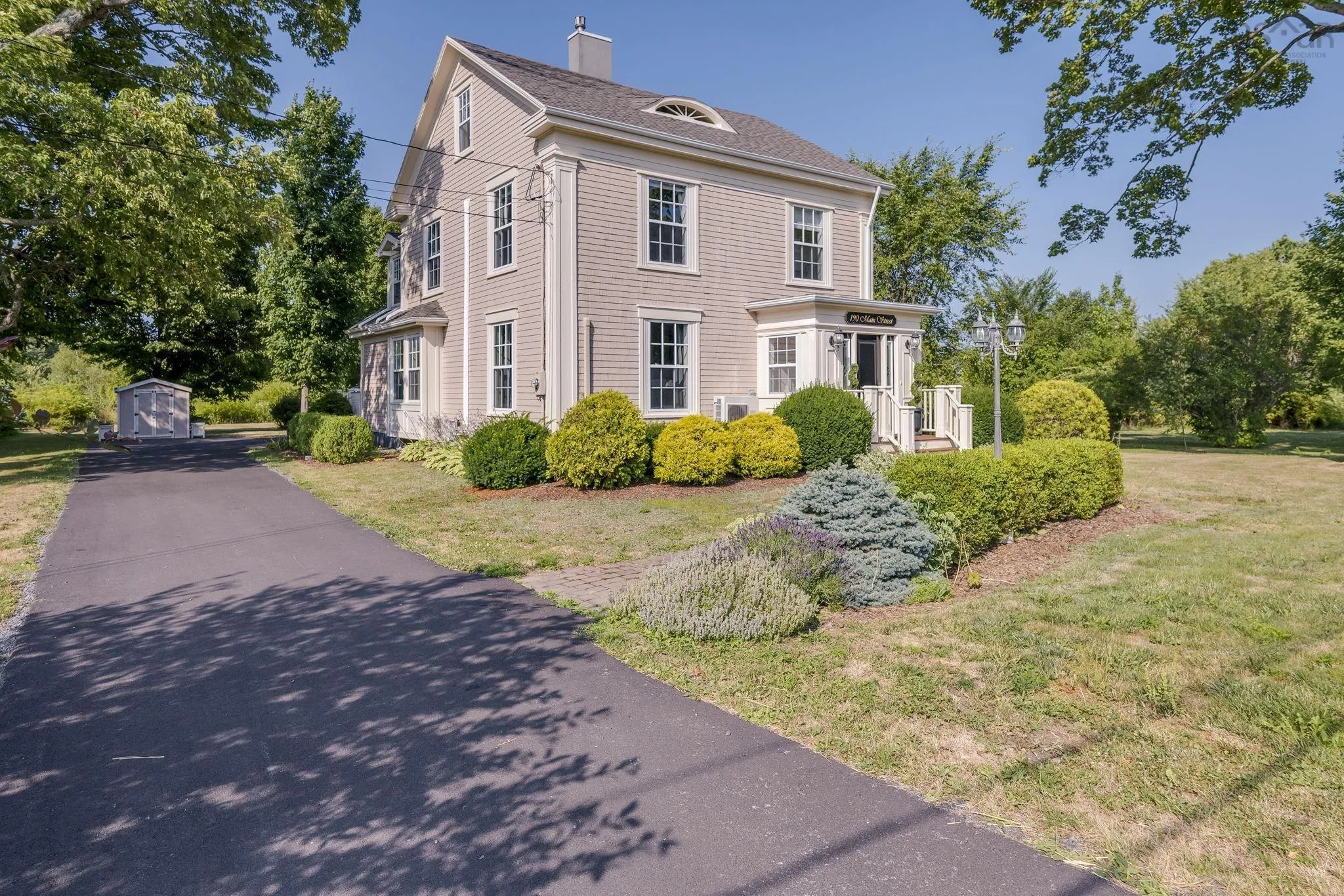 190 Main Street, Berwick, NS B0P 1E0, 4 Bedrooms Bedrooms, ,3 BathroomsBathrooms,Residential,For Sale,Main,202519583