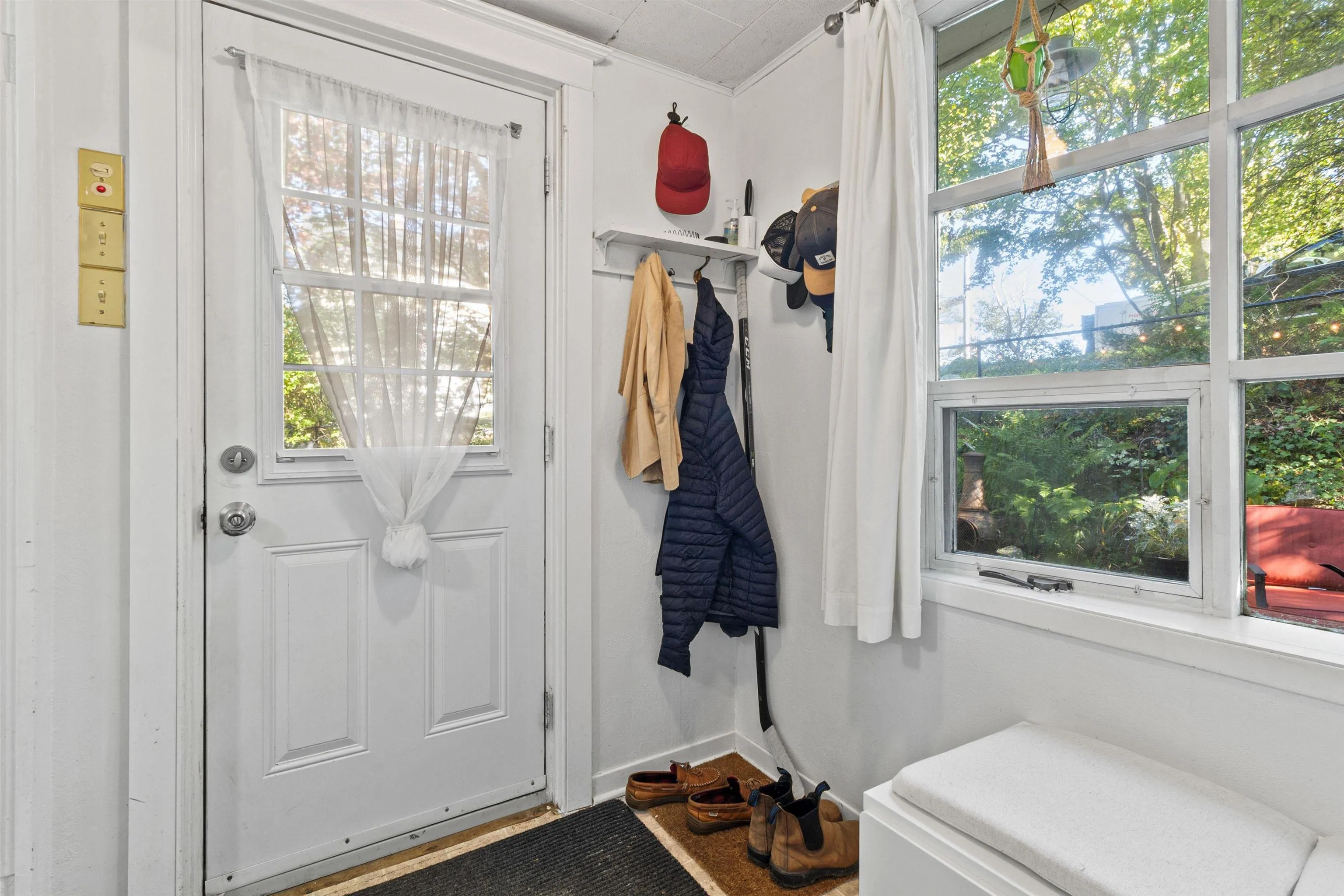17 Balcomes Drive, Halifax, NS B3N 1H9, 2 Bedrooms Bedrooms, ,1 BathroomBathrooms,Residential,For Sale,Balcomes,202525332