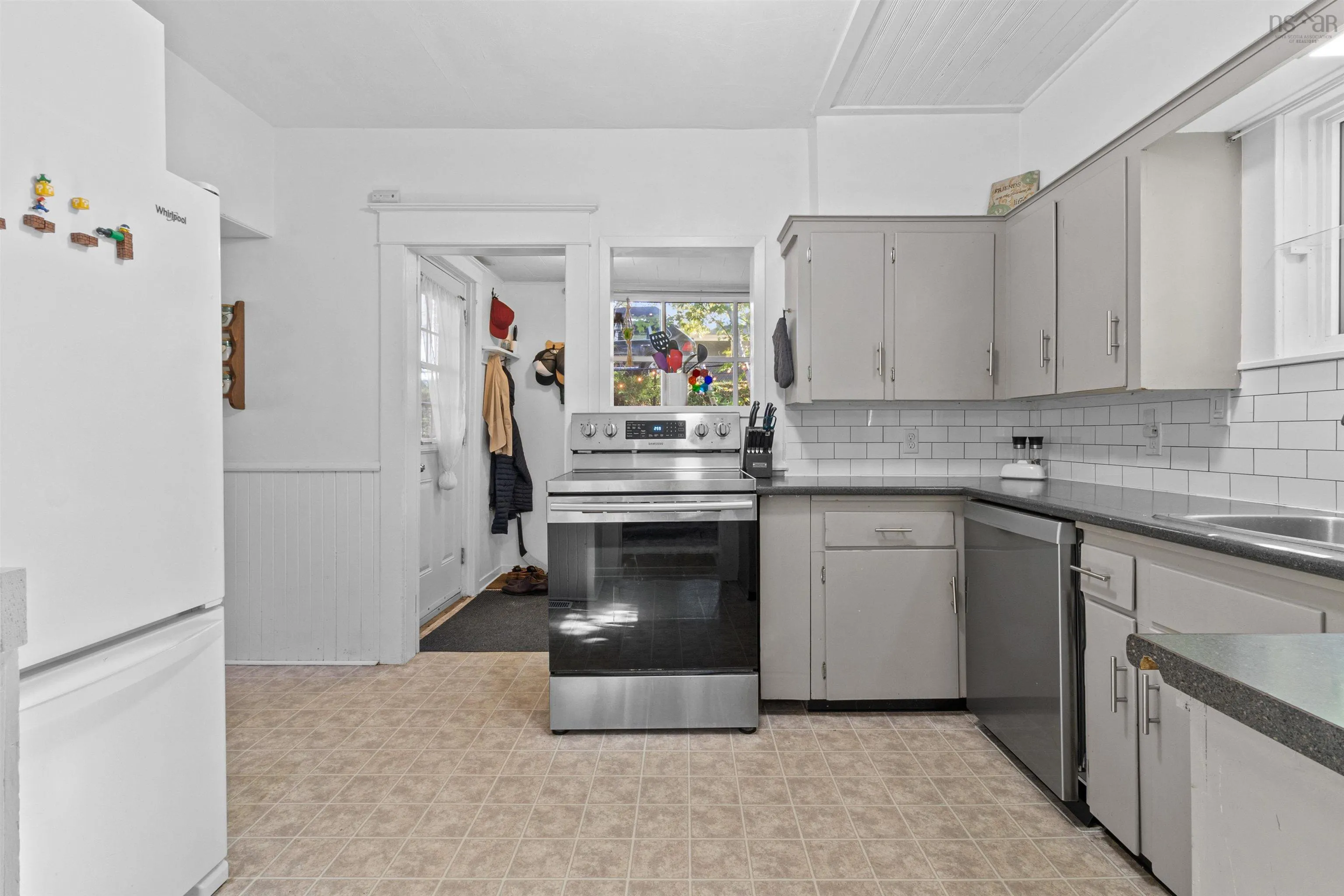17 Balcomes Drive, Halifax, NS B3N 1H9, 2 Bedrooms Bedrooms, ,1 BathroomBathrooms,Residential,For Sale,Balcomes,202525332