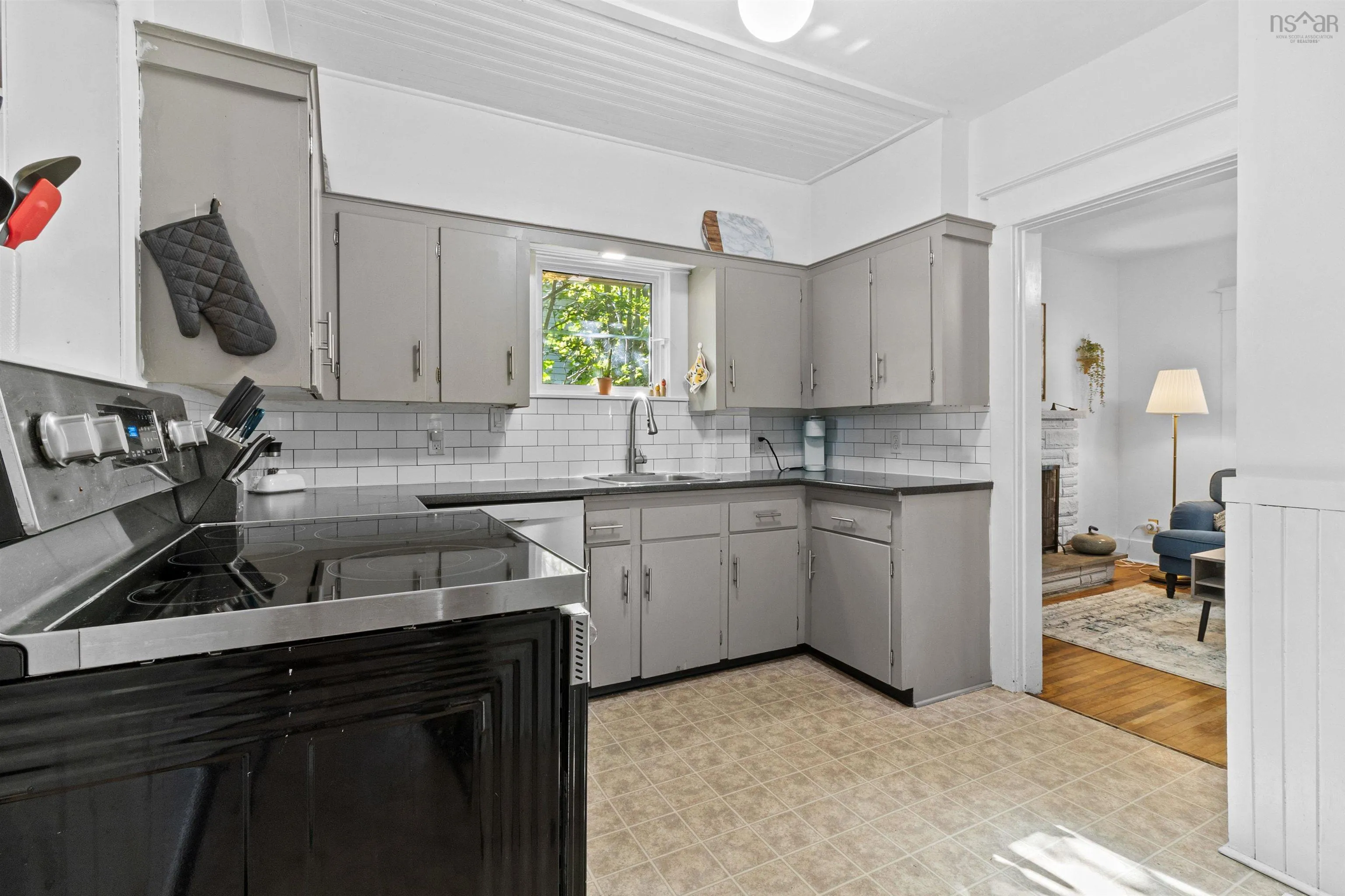 17 Balcomes Drive, Halifax, NS B3N 1H9, 2 Bedrooms Bedrooms, ,1 BathroomBathrooms,Residential,For Sale,Balcomes,202525332