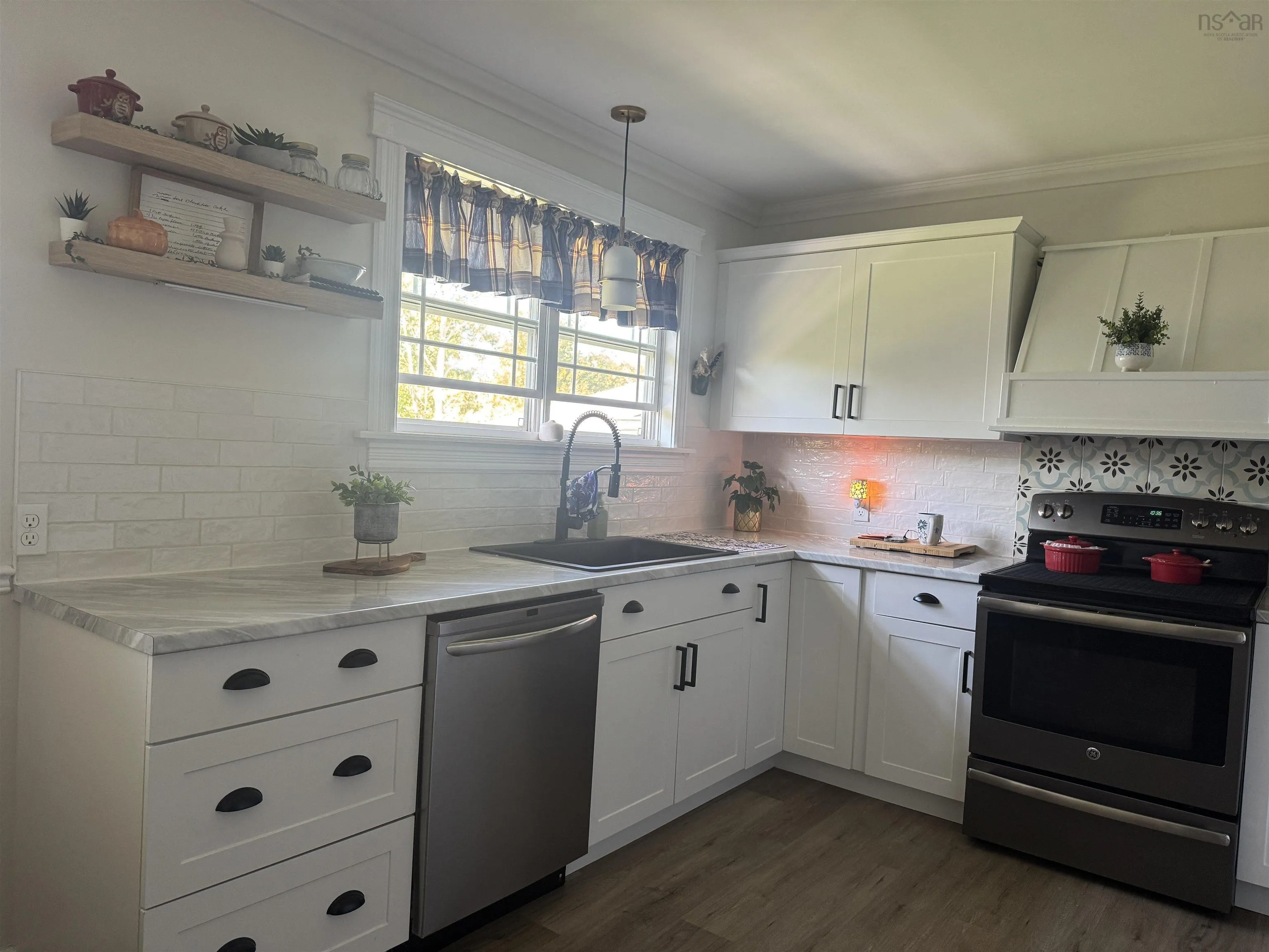 13 Third Avenue, Florence, NS B1Y 1S1, 5 Bedrooms Bedrooms, ,2 BathroomsBathrooms,Residential,For Sale,Third,202524800