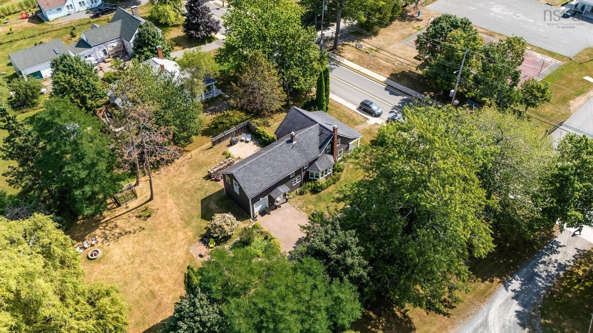 5 Main Street, Hantsport, NS B0P 1P0, 4 Bedrooms Bedrooms, ,4 BathroomsBathrooms,Residential,For Sale,Main,202521122