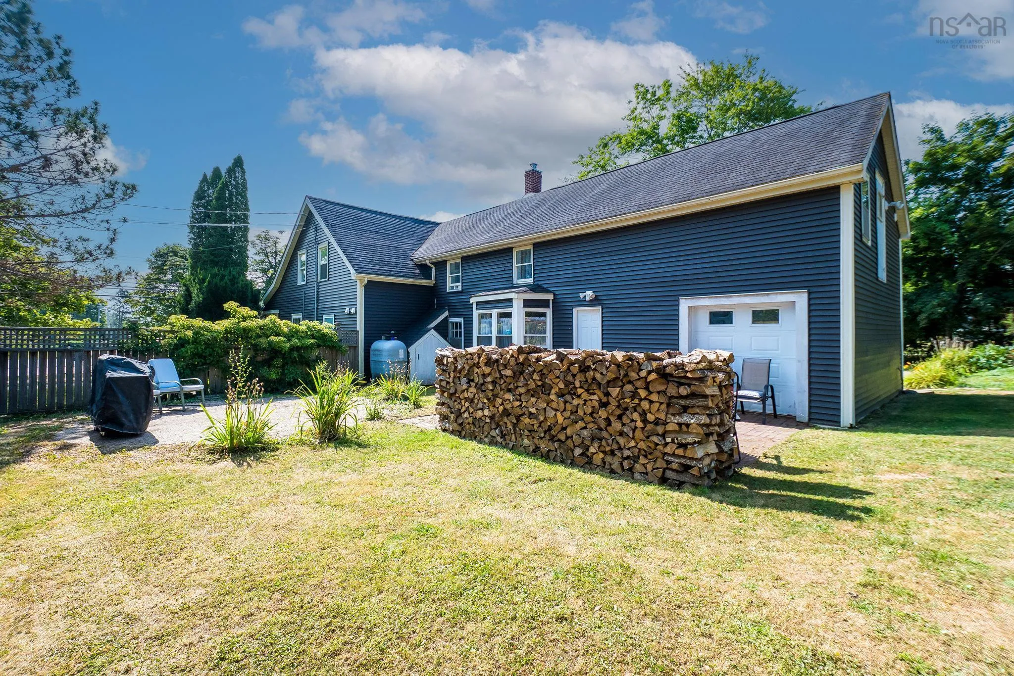 5 Main Street, Hantsport, NS B0P 1P0, 4 Bedrooms Bedrooms, ,4 BathroomsBathrooms,Residential,For Sale,Main,202521122