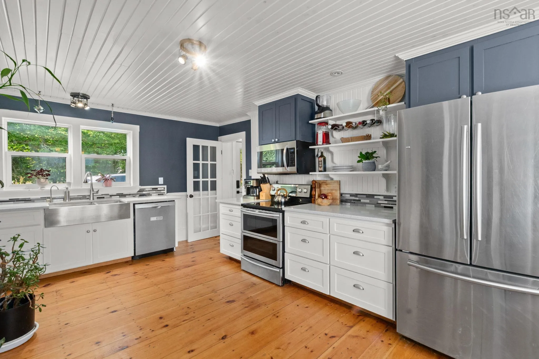 5 Main Street, Hantsport, NS B0P 1P0, 4 Bedrooms Bedrooms, ,4 BathroomsBathrooms,Residential,For Sale,Main,202521122