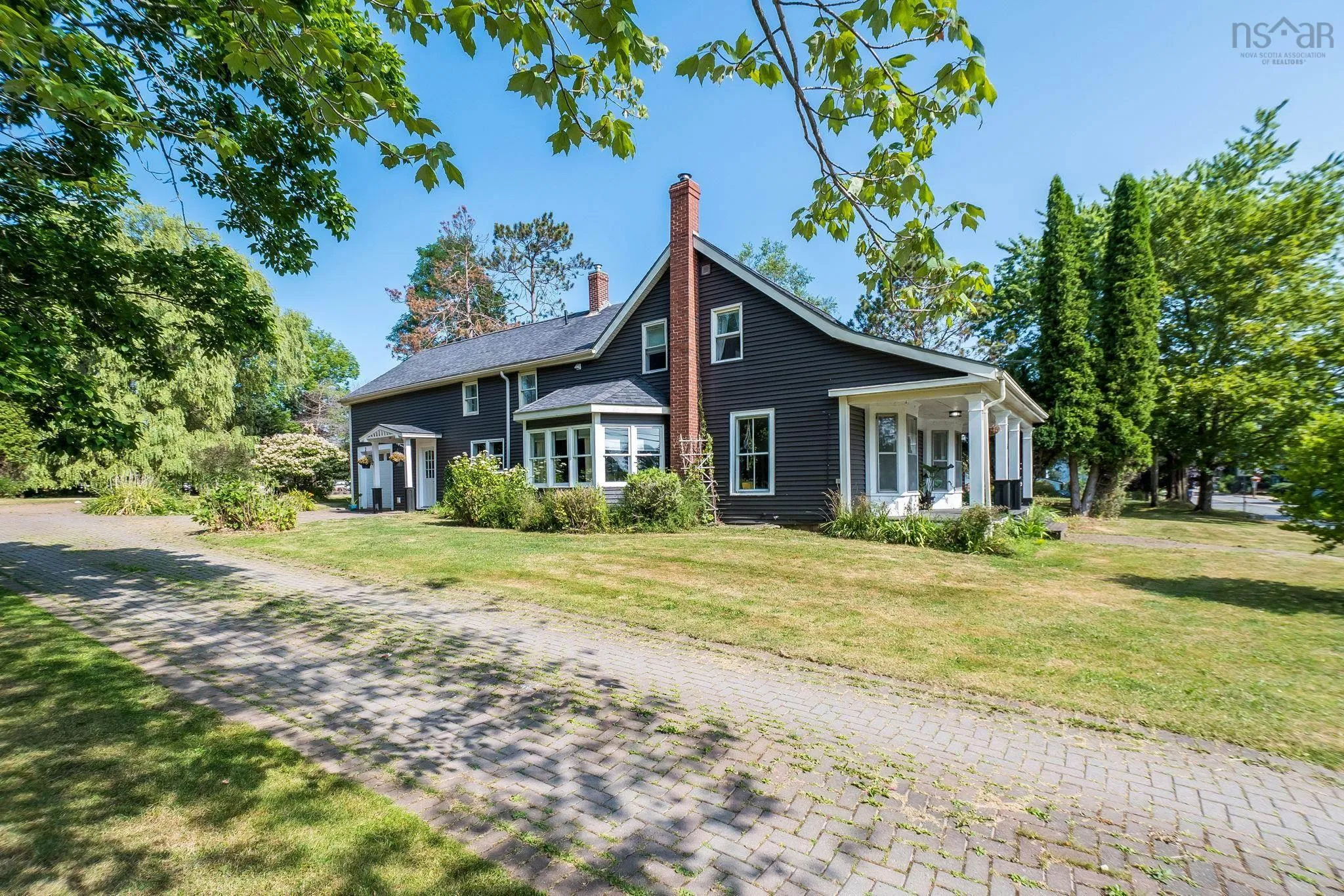 5 Main Street, Hantsport, NS B0P 1P0, 4 Bedrooms Bedrooms, ,4 BathroomsBathrooms,Residential,For Sale,Main,202521122