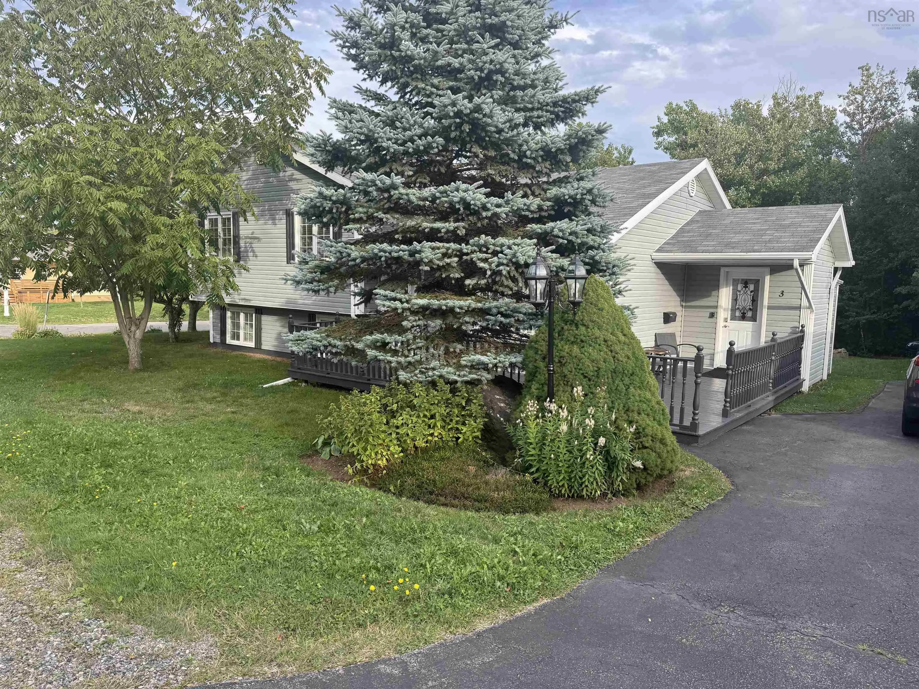 3 Robert Avenue, Sydney Mines, NS B1V 3J2, 3 Bedrooms Bedrooms, ,2 BathroomsBathrooms,Residential,For Sale,Robert,202522732