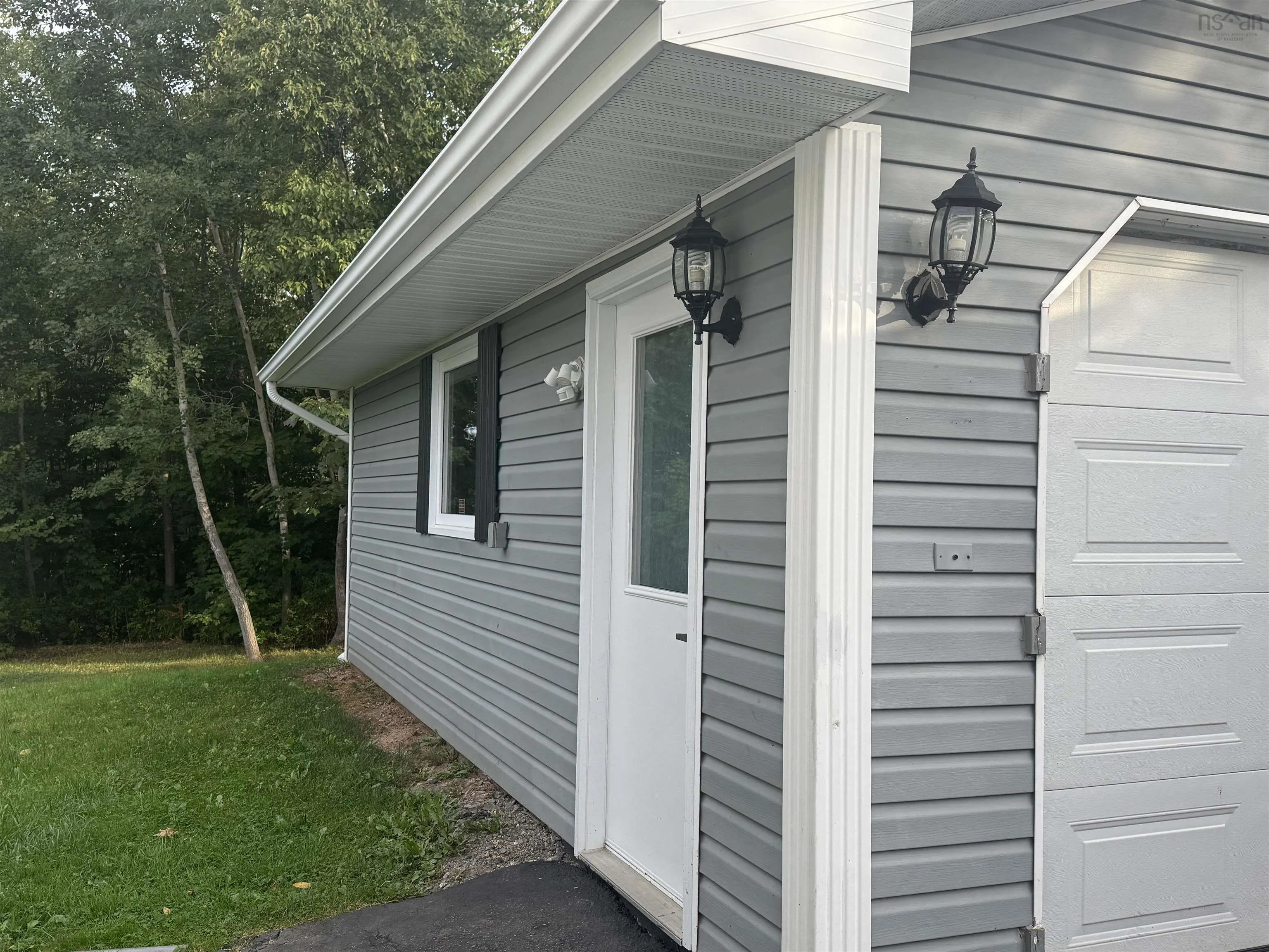3 Robert Avenue, Sydney Mines, NS B1V 3J2, 3 Bedrooms Bedrooms, ,2 BathroomsBathrooms,Residential,For Sale,Robert,202522732