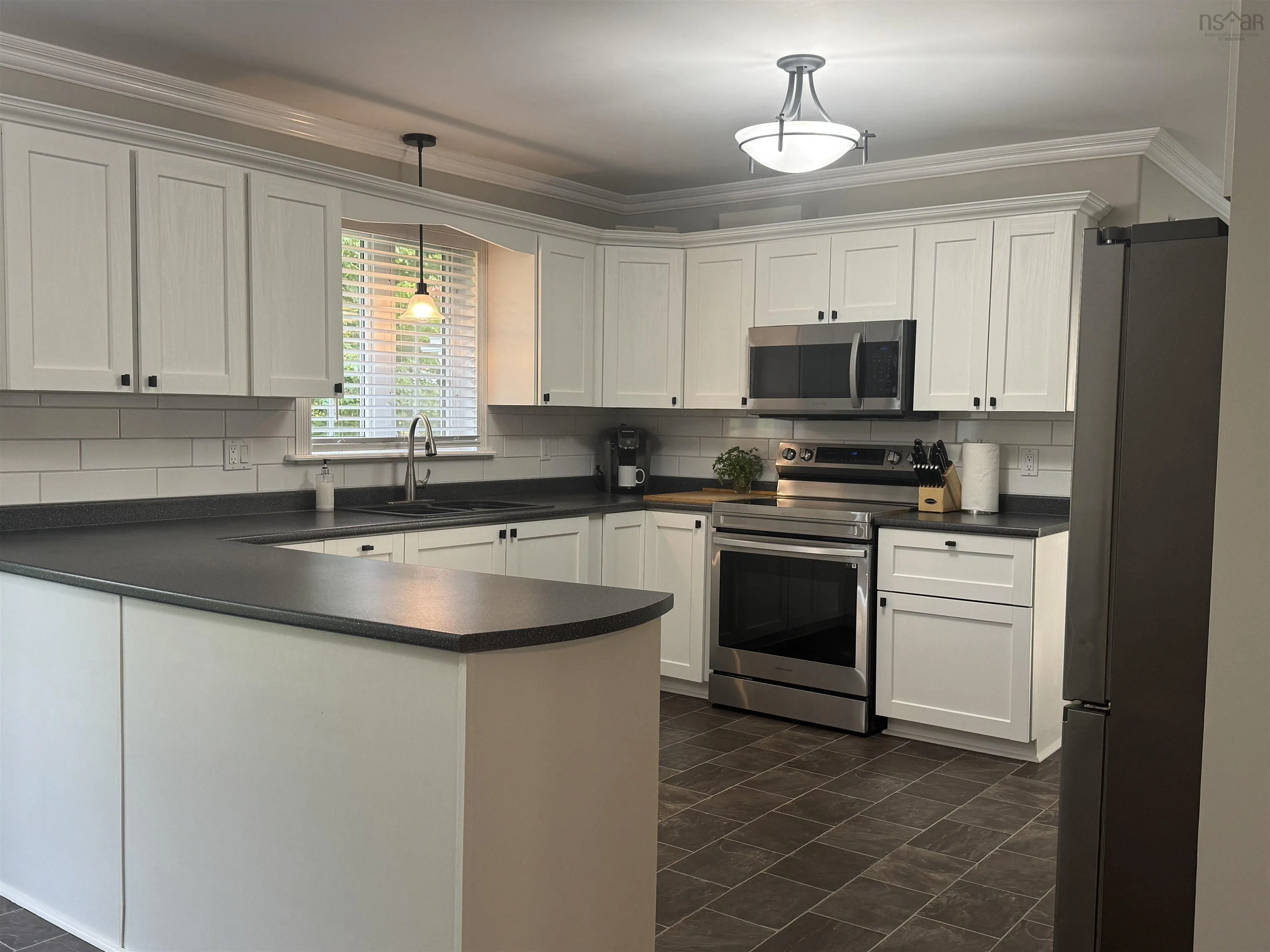 3 Robert Avenue, Sydney Mines, NS B1V 3J2, 3 Bedrooms Bedrooms, ,2 BathroomsBathrooms,Residential,For Sale,Robert,202522732