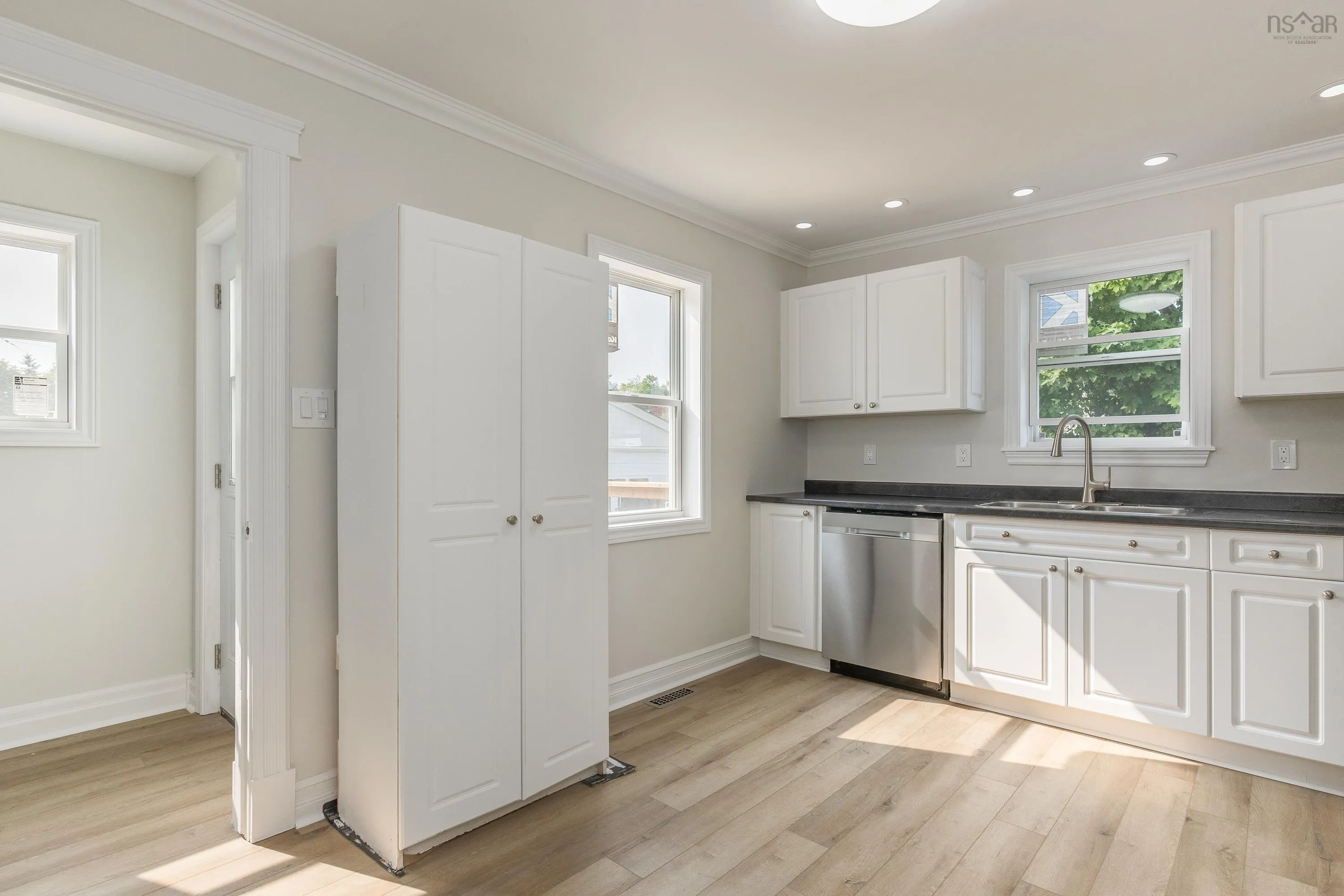 66 Woodland Avenue, Dartmouth, NS B3A 3K1, 3 Bedrooms Bedrooms, ,1 BathroomBathrooms,Residential,For Sale,Woodland,202520410