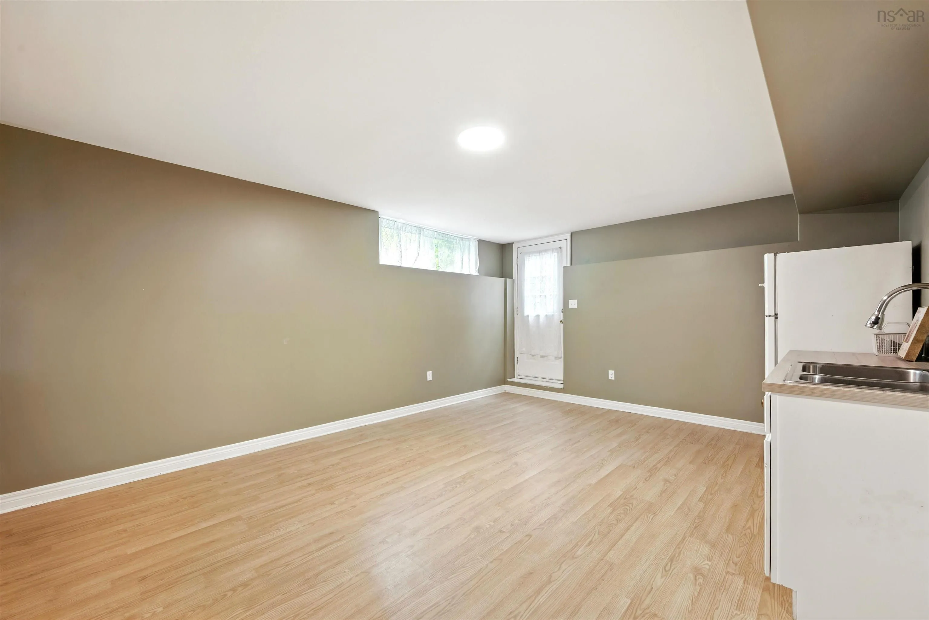 9 Roxbury Crescent, Halifax, NS B3M 4S9, 5 Bedrooms Bedrooms, ,4 BathroomsBathrooms,Residential,For Sale,Roxbury,202519499