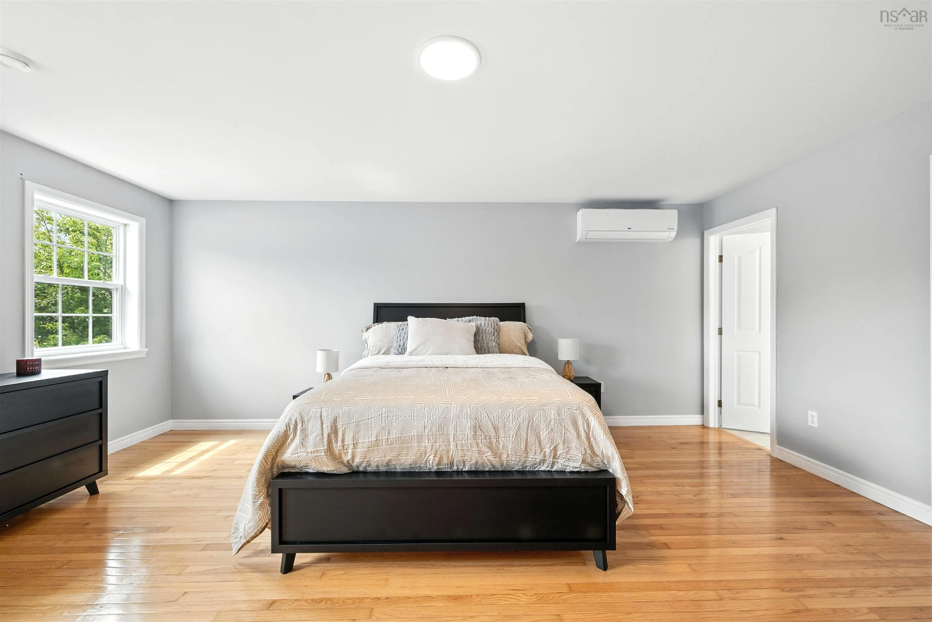 9 Roxbury Crescent, Halifax, NS B3M 4S9, 5 Bedrooms Bedrooms, ,4 BathroomsBathrooms,Residential,For Sale,Roxbury,202519499