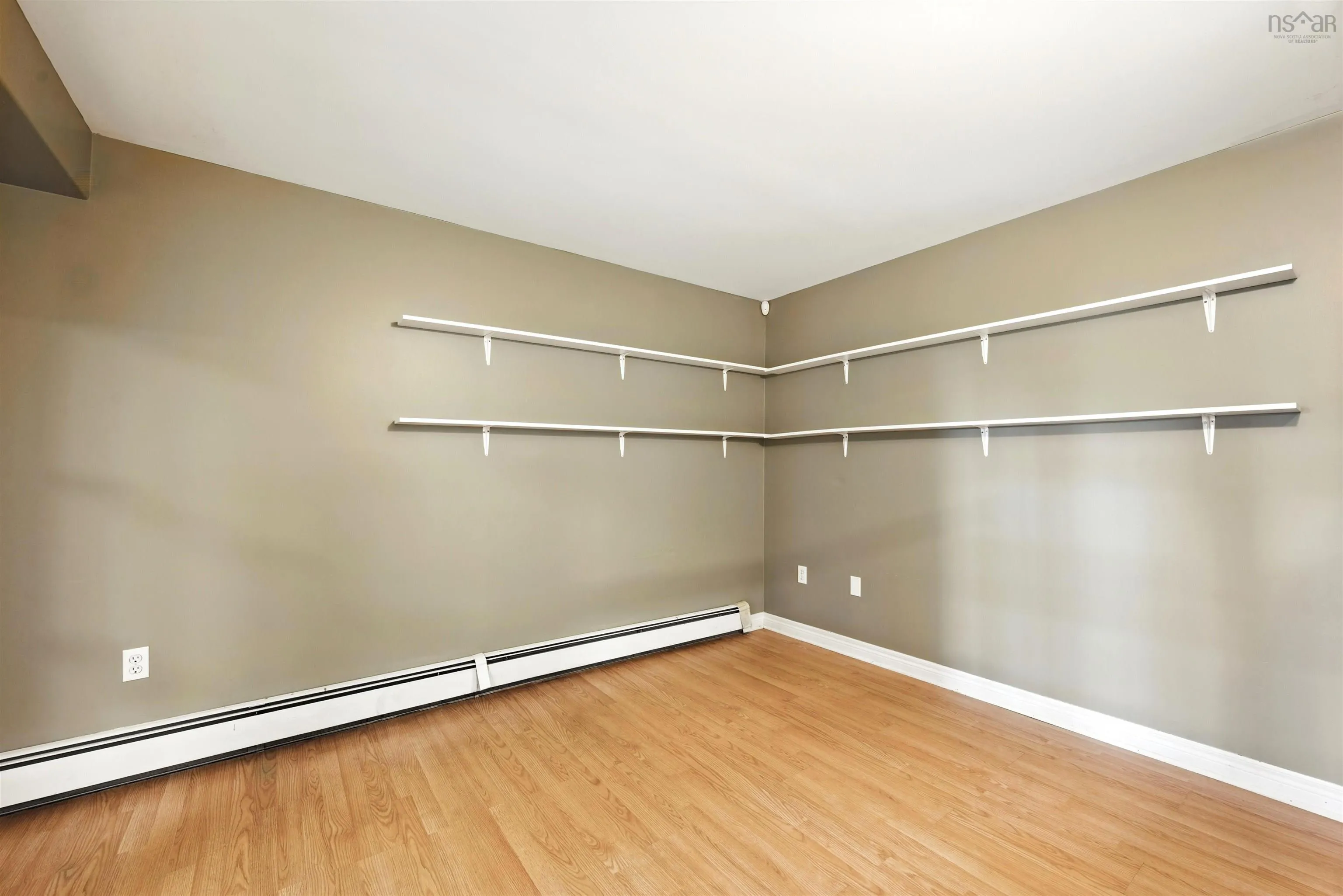 9 Roxbury Crescent, Halifax, NS B3M 4S9, 5 Bedrooms Bedrooms, ,4 BathroomsBathrooms,Residential,For Sale,Roxbury,202519499