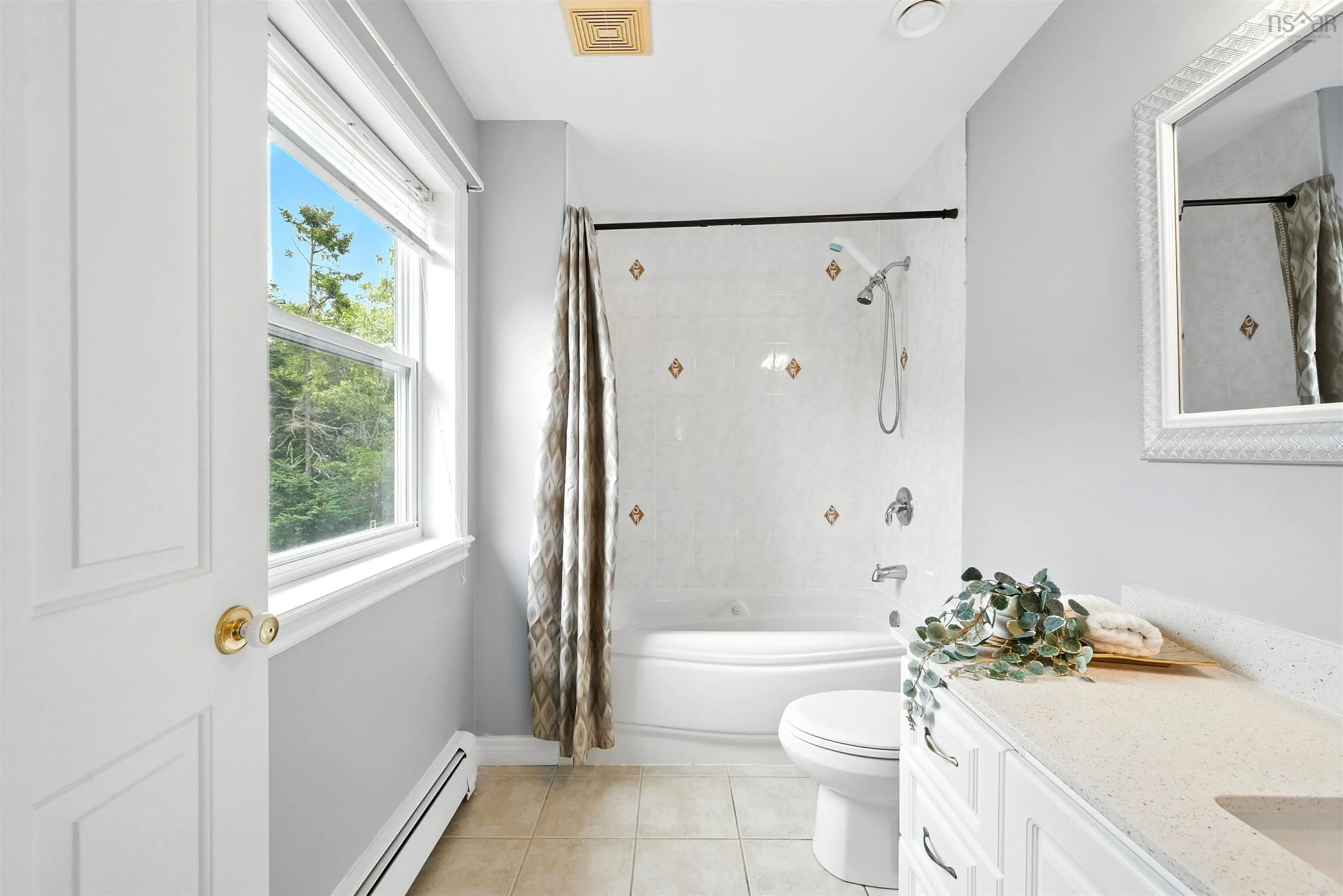 9 Roxbury Crescent, Halifax, NS B3M 4S9, 5 Bedrooms Bedrooms, ,4 BathroomsBathrooms,Residential,For Sale,Roxbury,202519499