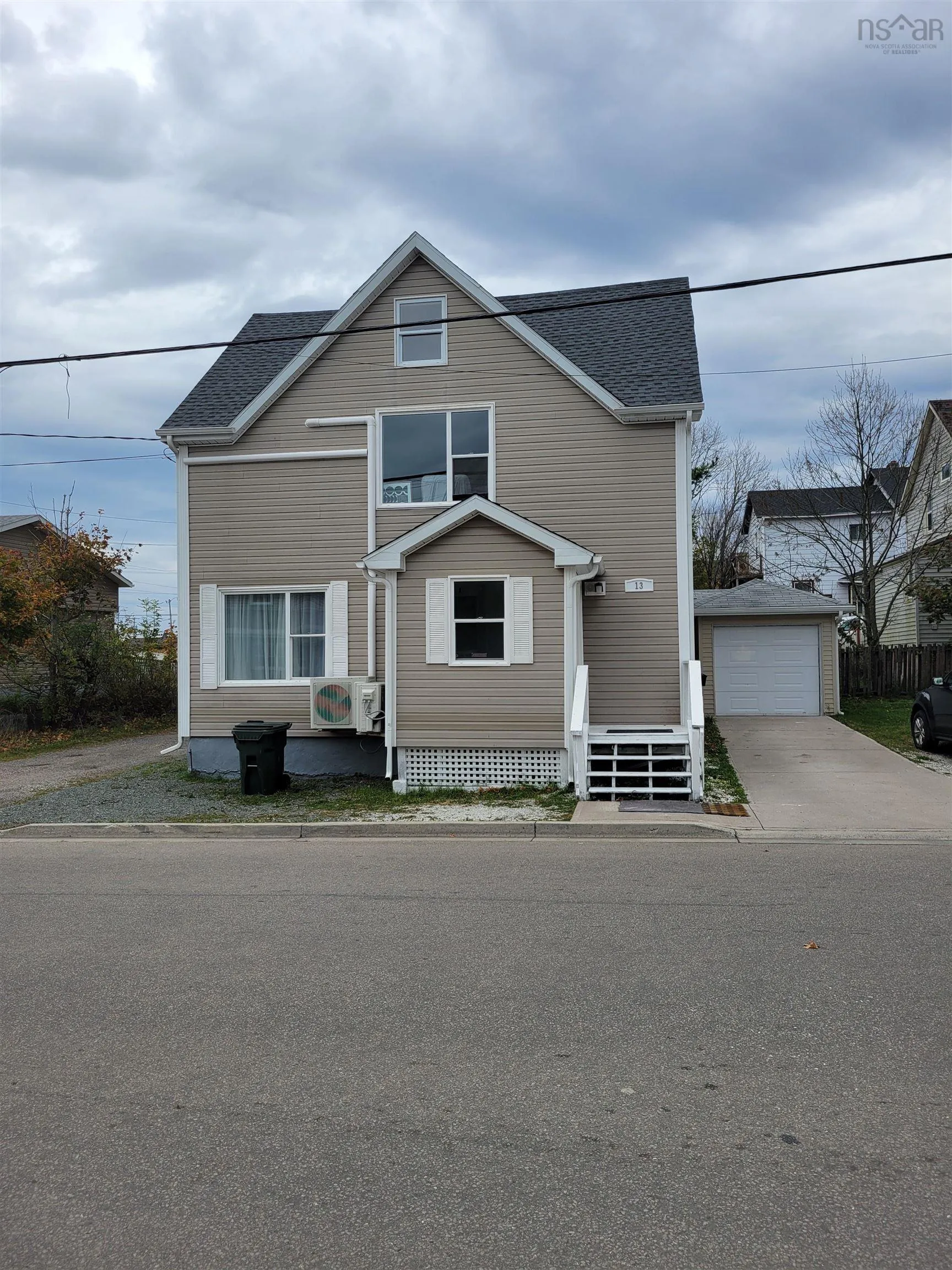 13 High Street, Sydney Ns B1p 2j4, 4 Bedrooms Bedrooms, ,Residential Income,For Sale,High,202426082