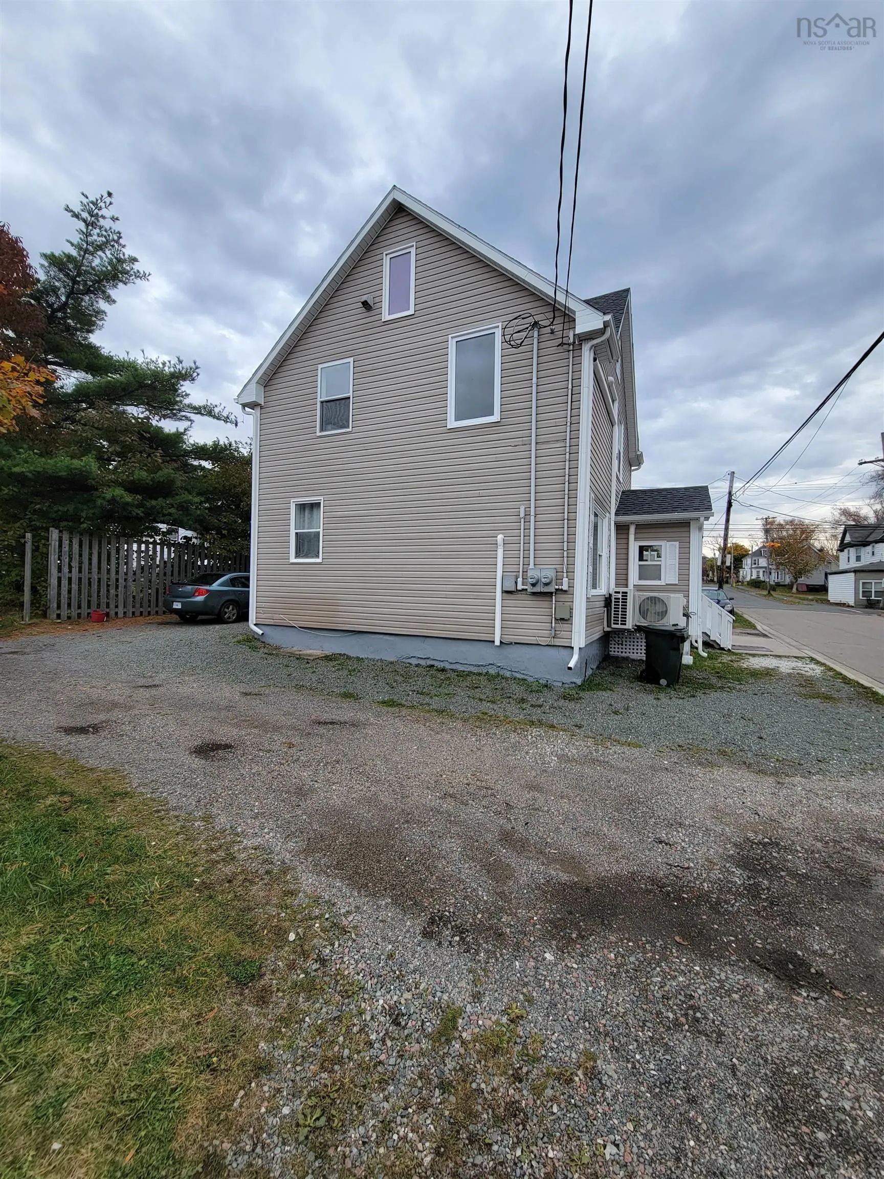 13 High Street, Sydney Ns B1p 2j4, 4 Bedrooms Bedrooms, ,Residential Income,For Sale,High,202426082