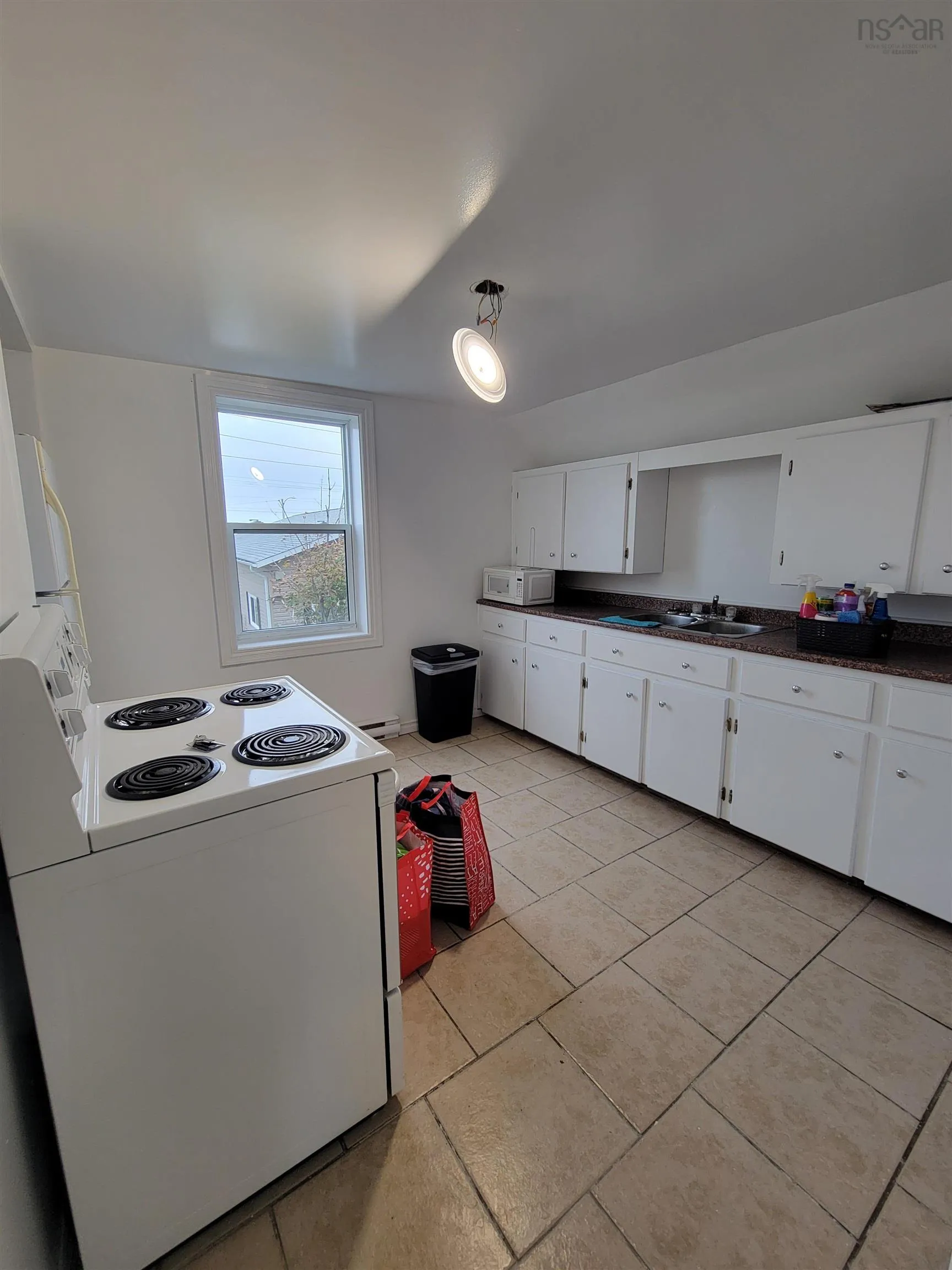 13 High Street, Sydney Ns B1p 2j4, 4 Bedrooms Bedrooms, ,Residential Income,For Sale,High,202426082