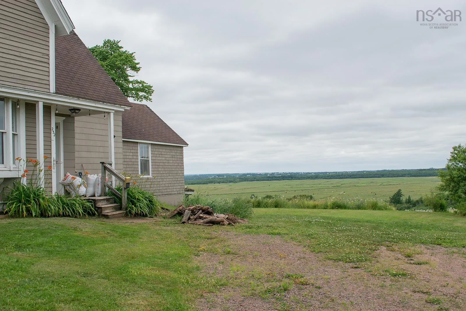 230 Victoria Street E, Amherst, NS B4H 1Y9, 3 Bedrooms Bedrooms, ,2 BathroomsBathrooms,Residential,For Sale,Victoria,202517517