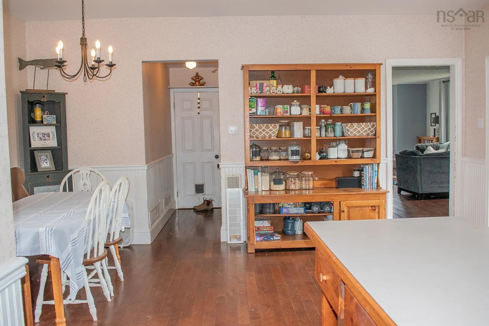 230 Victoria Street E, Amherst, NS B4H 1Y9, 3 Bedrooms Bedrooms, ,2 BathroomsBathrooms,Residential,For Sale,Victoria,202517517