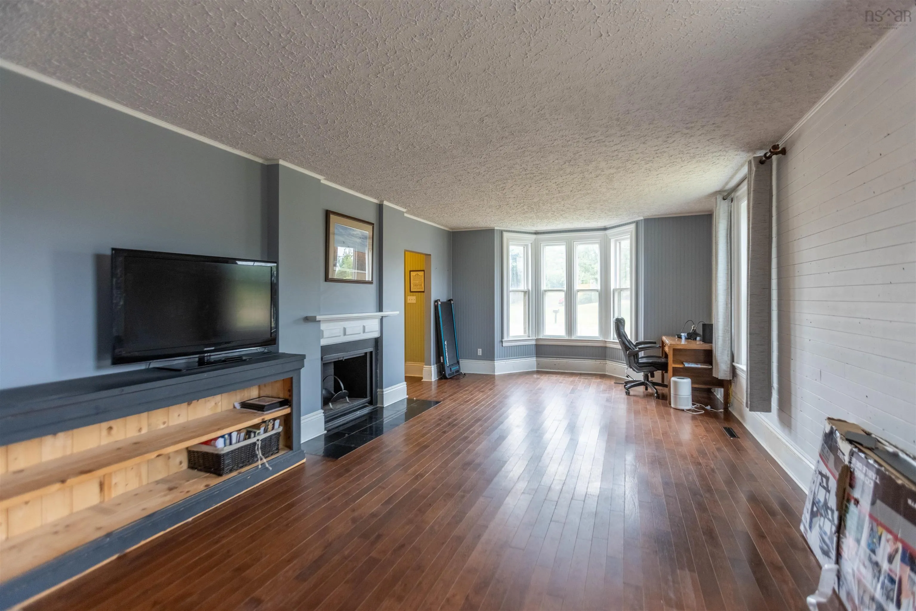 230 Victoria Street E, Amherst, NS B4H 1Y9, 3 Bedrooms Bedrooms, ,2 BathroomsBathrooms,Residential,For Sale,Victoria,202517517