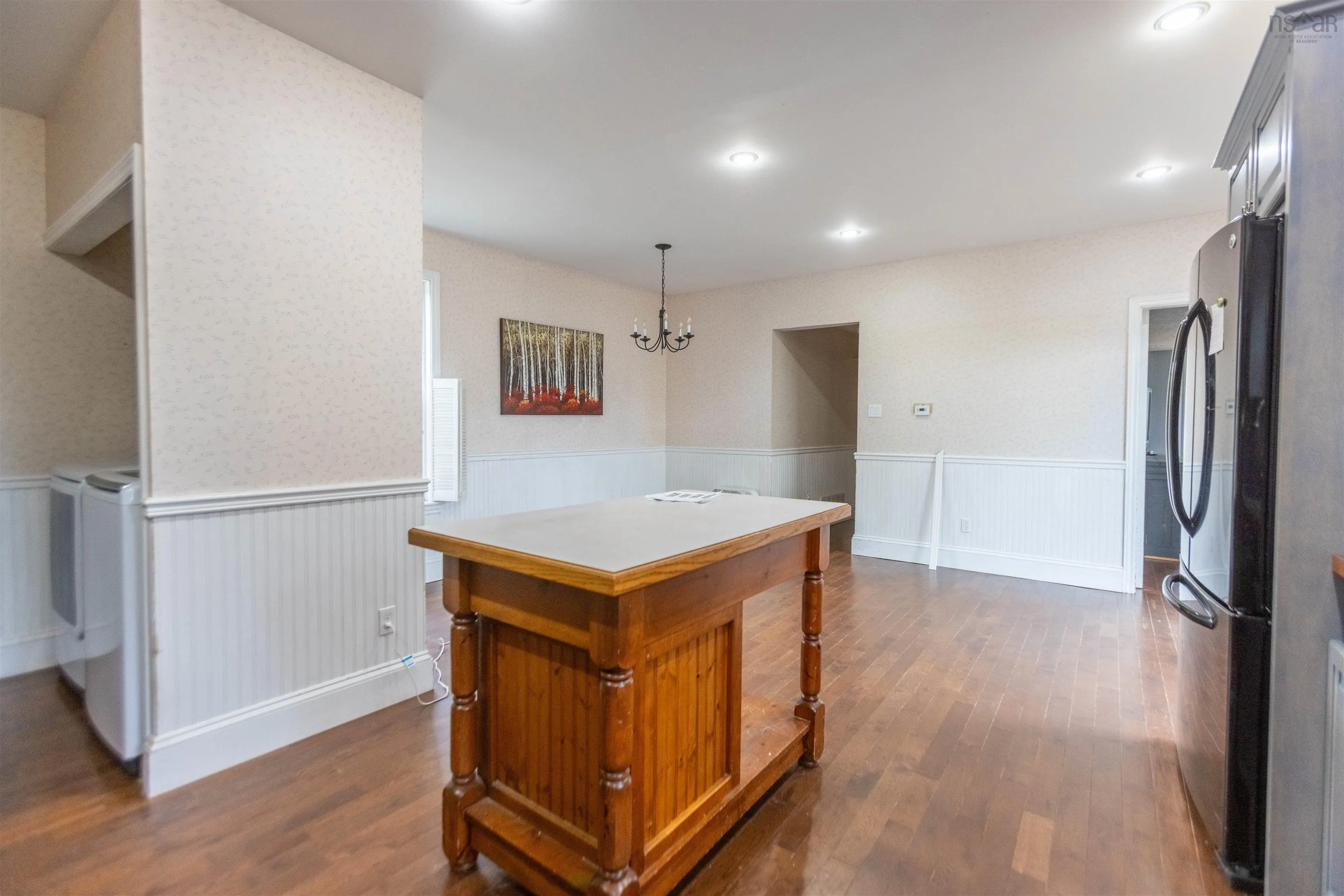 230 Victoria Street E, Amherst, NS B4H 1Y9, 3 Bedrooms Bedrooms, ,2 BathroomsBathrooms,Residential,For Sale,Victoria,202517517