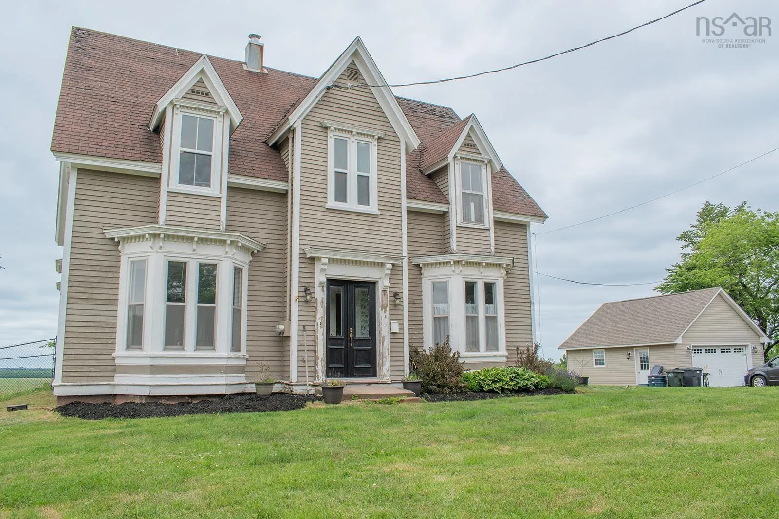230 Victoria Street E, Amherst, NS B4H 1Y9, 3 Bedrooms Bedrooms, ,2 BathroomsBathrooms,Residential,For Sale,Victoria,202517517
