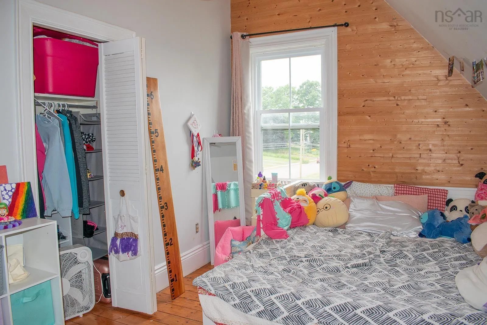 230 Victoria Street E, Amherst, NS B4H 1Y9, 3 Bedrooms Bedrooms, ,2 BathroomsBathrooms,Residential,For Sale,Victoria,202517517